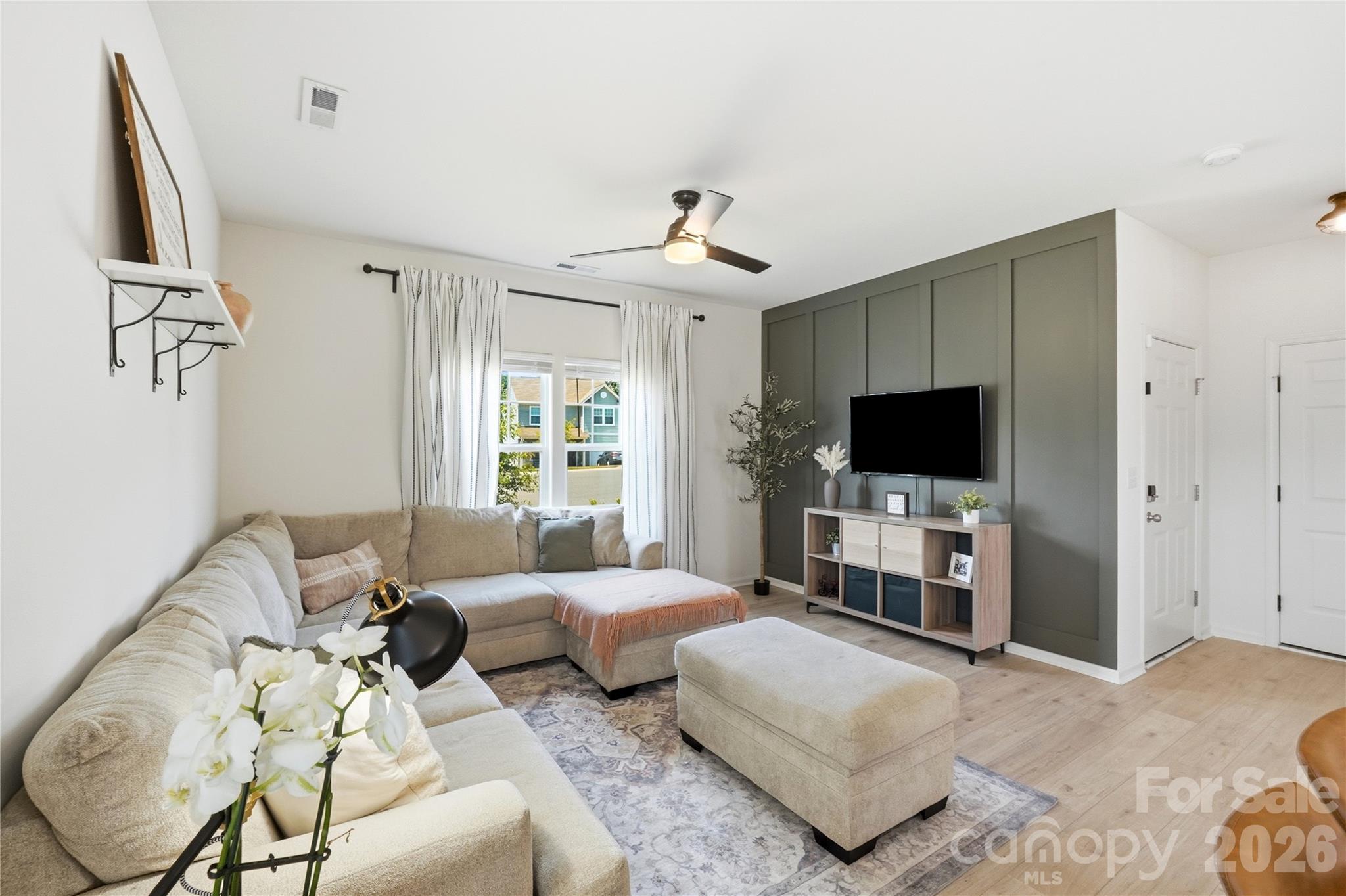 545 Dutch White Drive — Clover