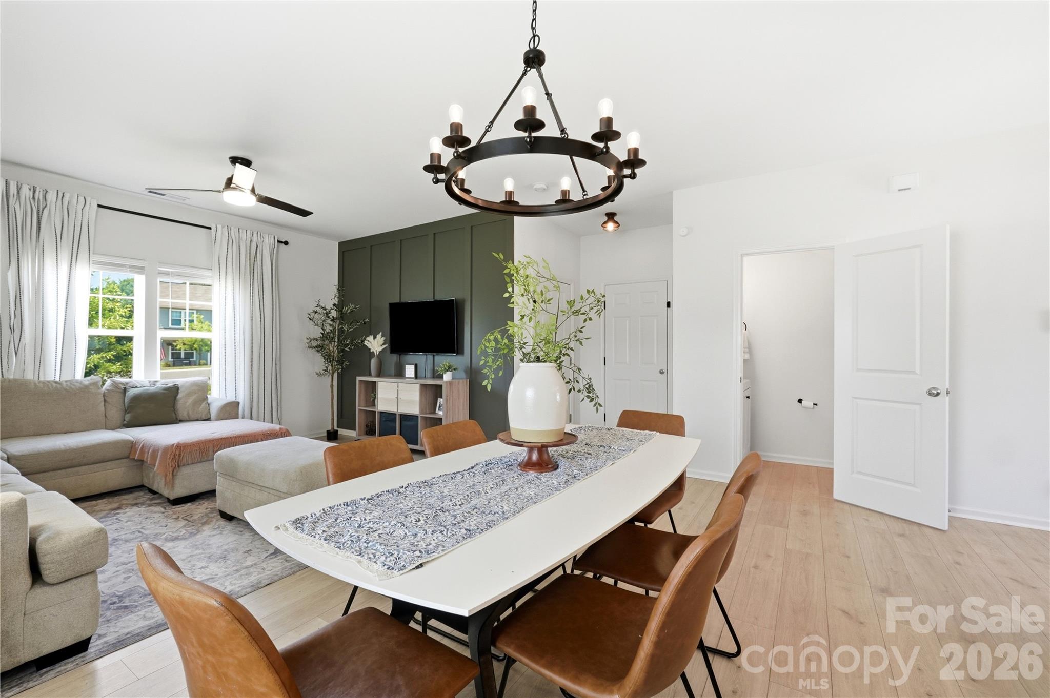545 Dutch White Drive — Clover