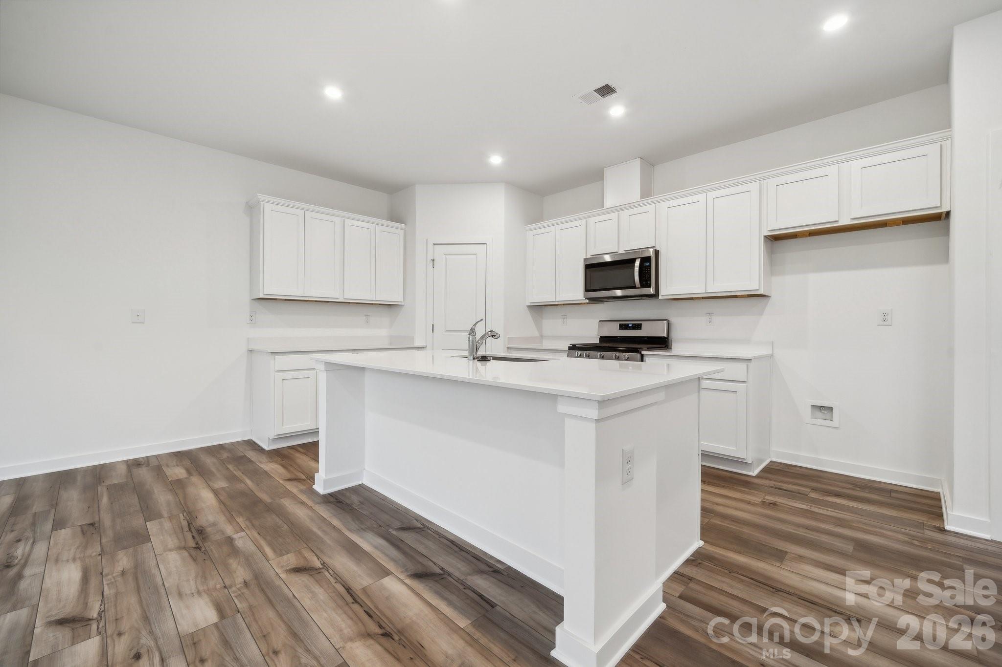 2948 31st Street Lane NE — Hickory