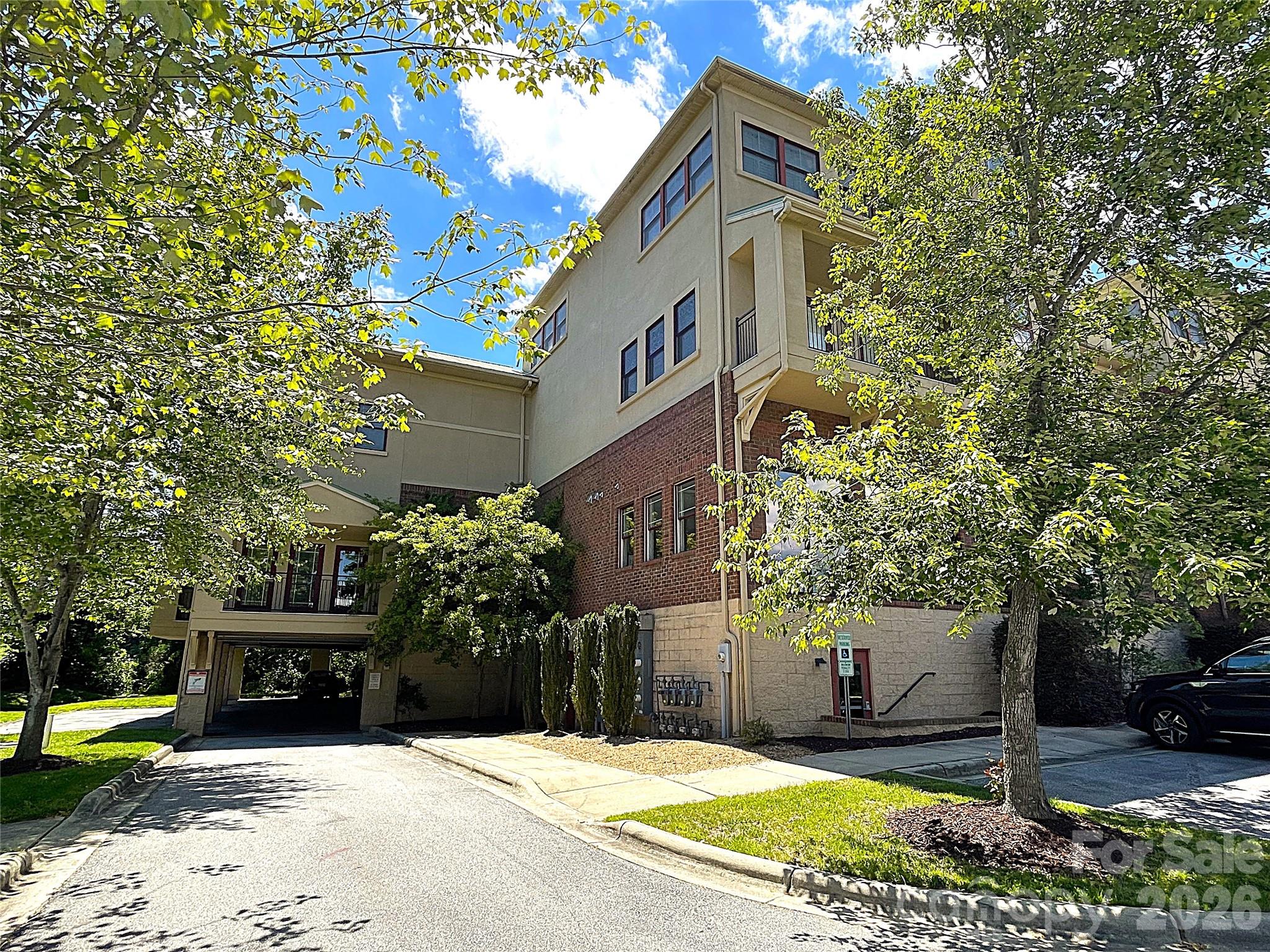 475 S Church Street #H — Hendersonville
