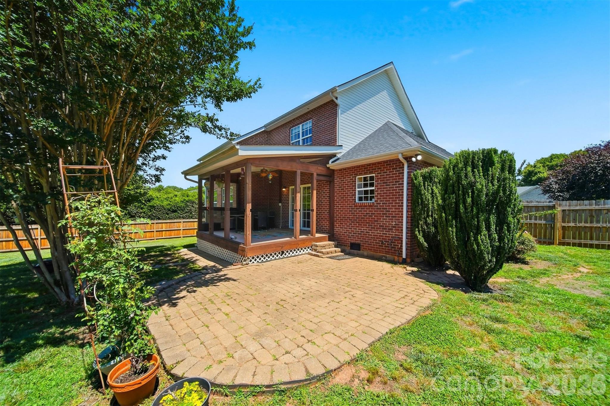 4005 Brickfield Street — Hickory