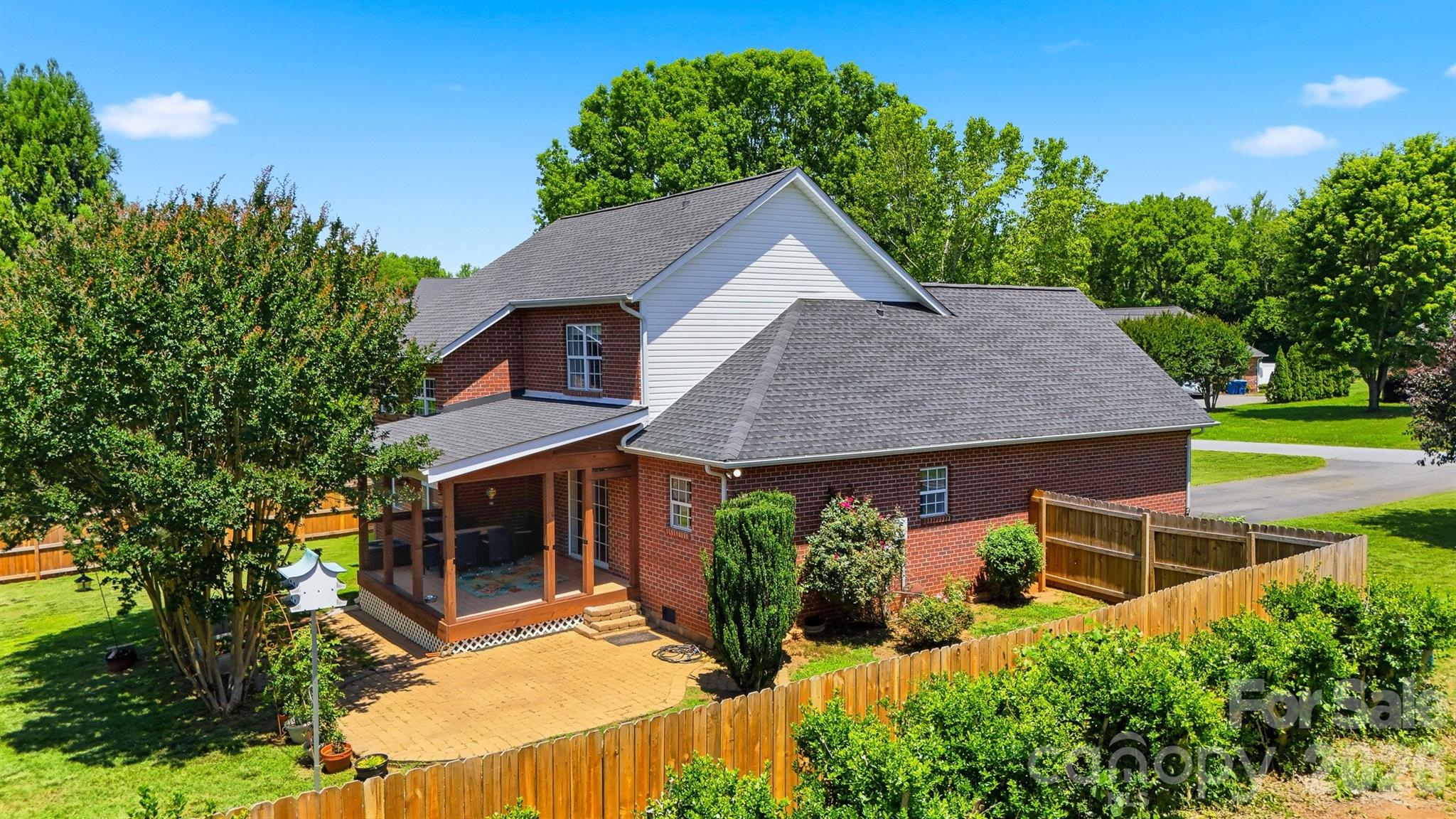 4005 Brickfield Street — Hickory