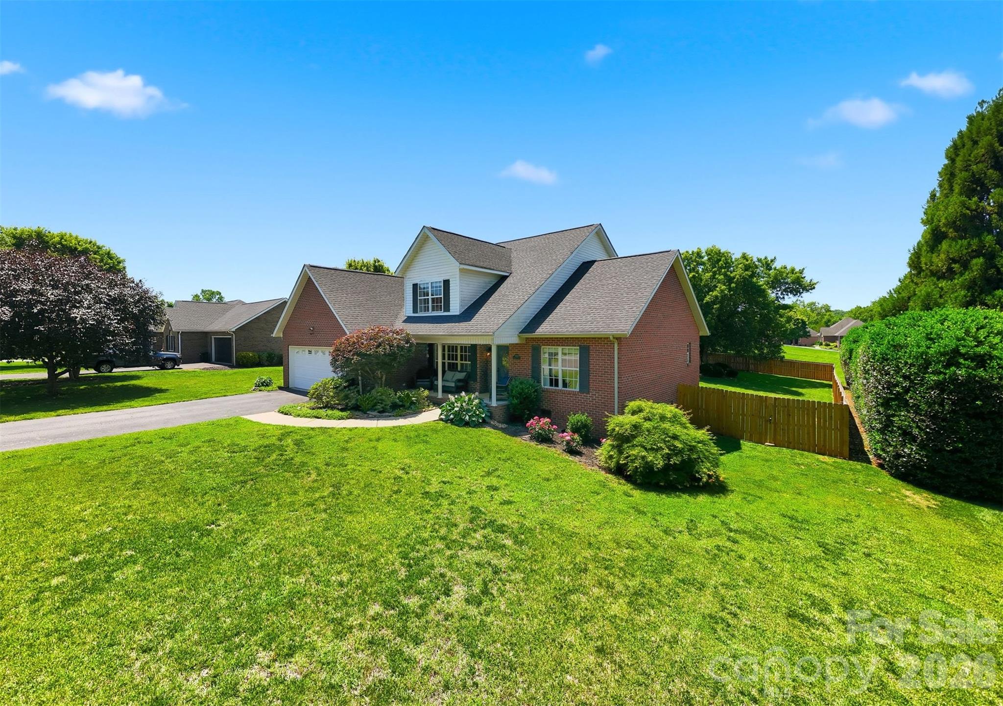 4005 Brickfield Street — Hickory