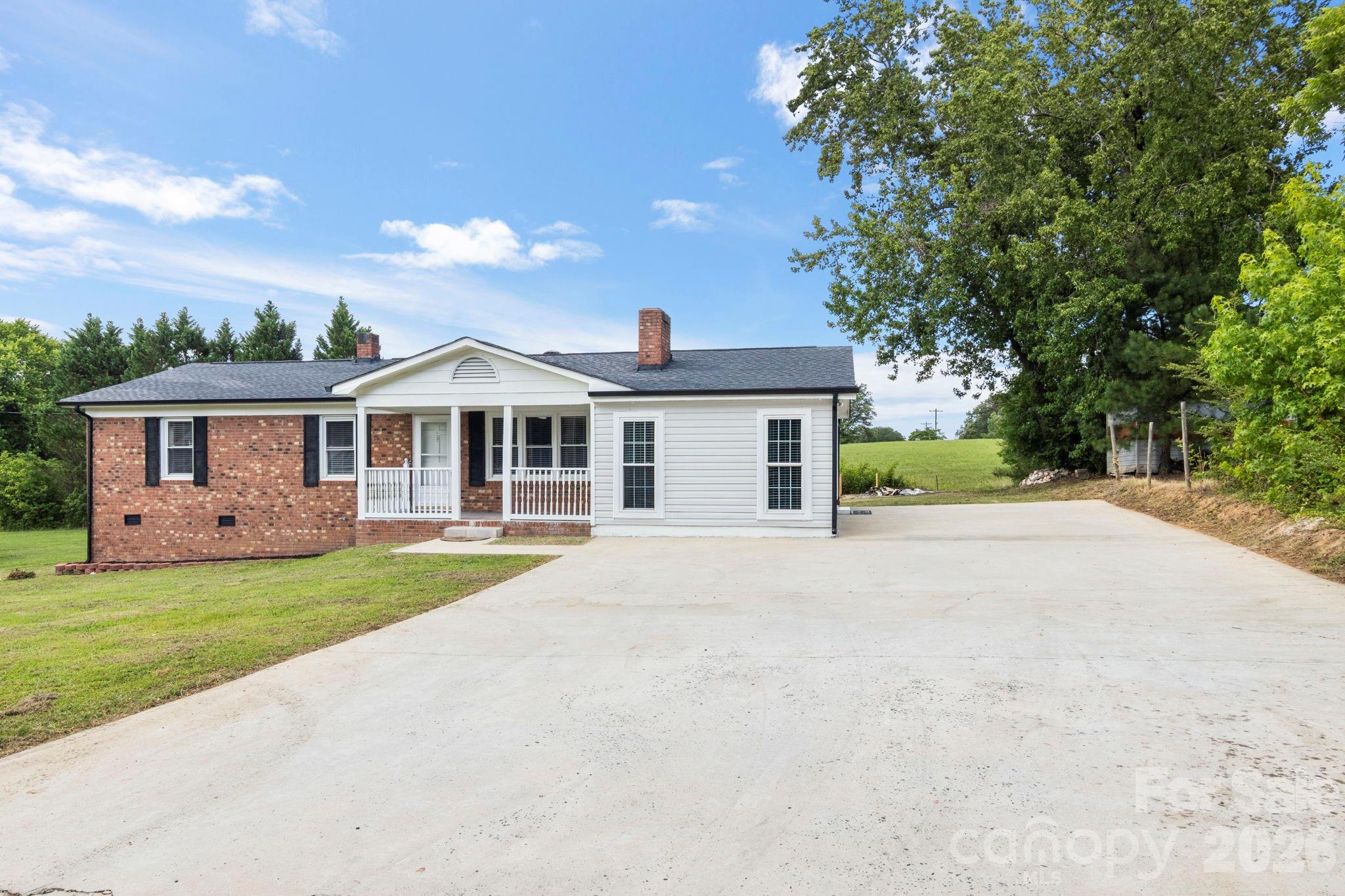 904 Long Street — Oakboro