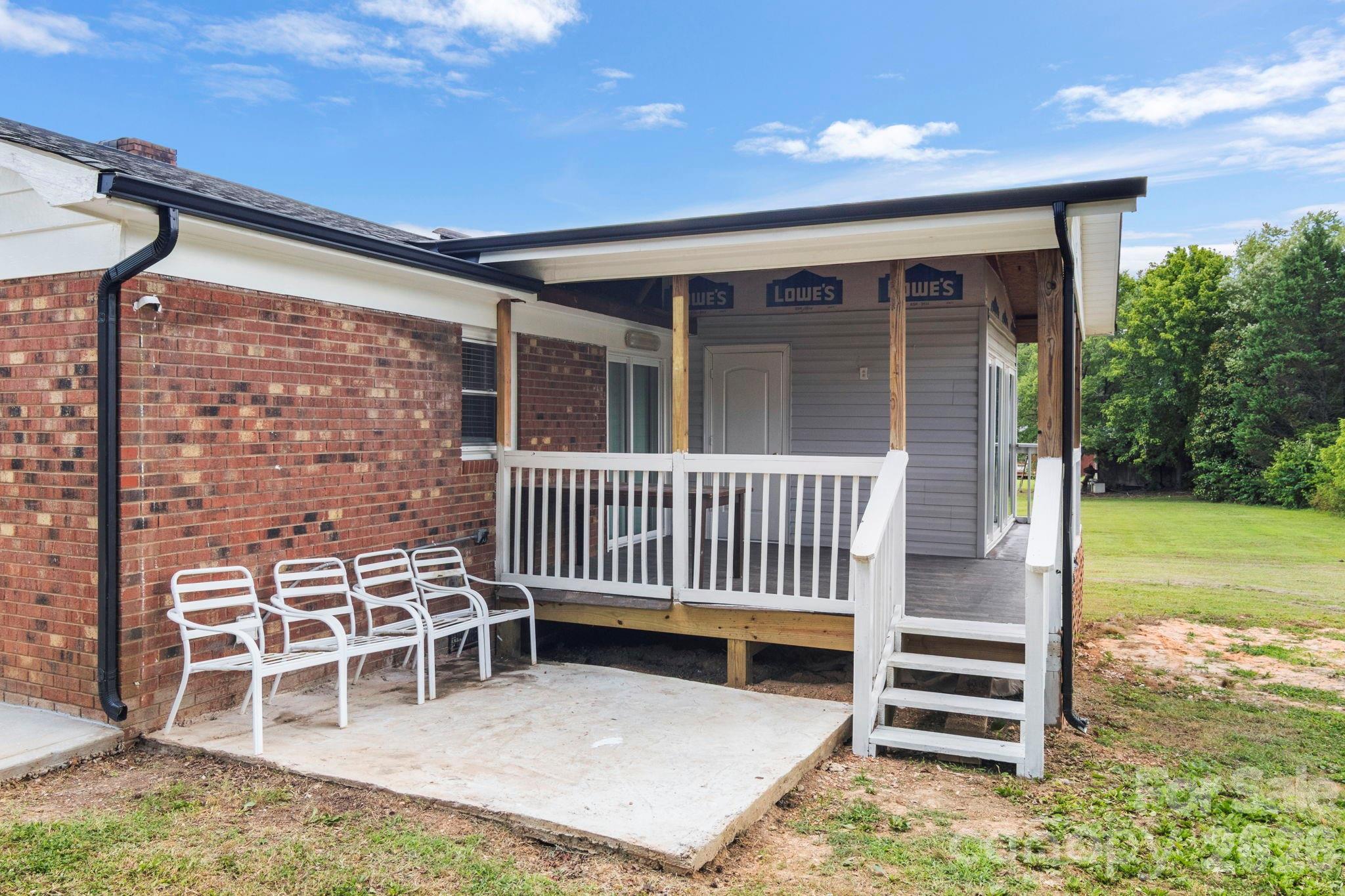 904 Long Street — Oakboro