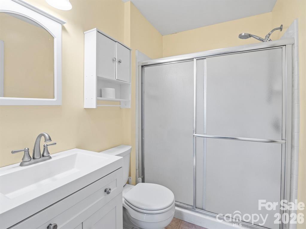 114 Woodstock Lane — Rutherfordton