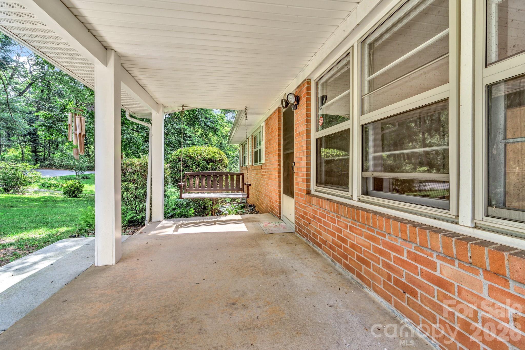 67 Wagon Road — Asheville