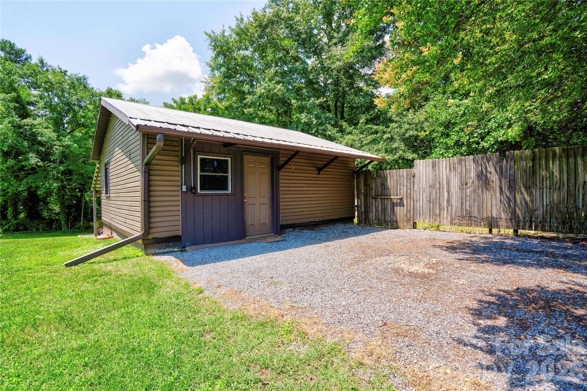 246 Putnam Lake Road — Kings Mountain