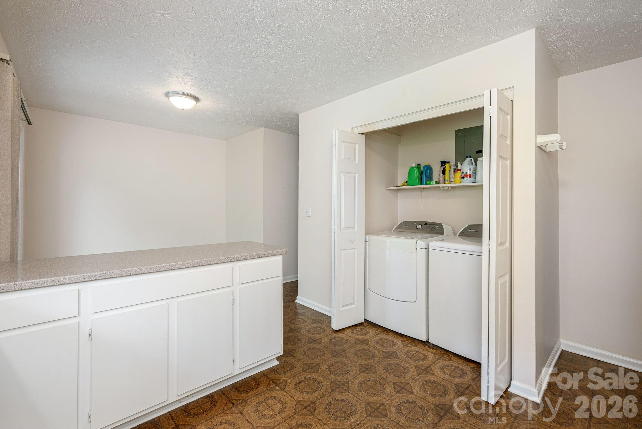 107 MAYWOOD Road — Hendersonville