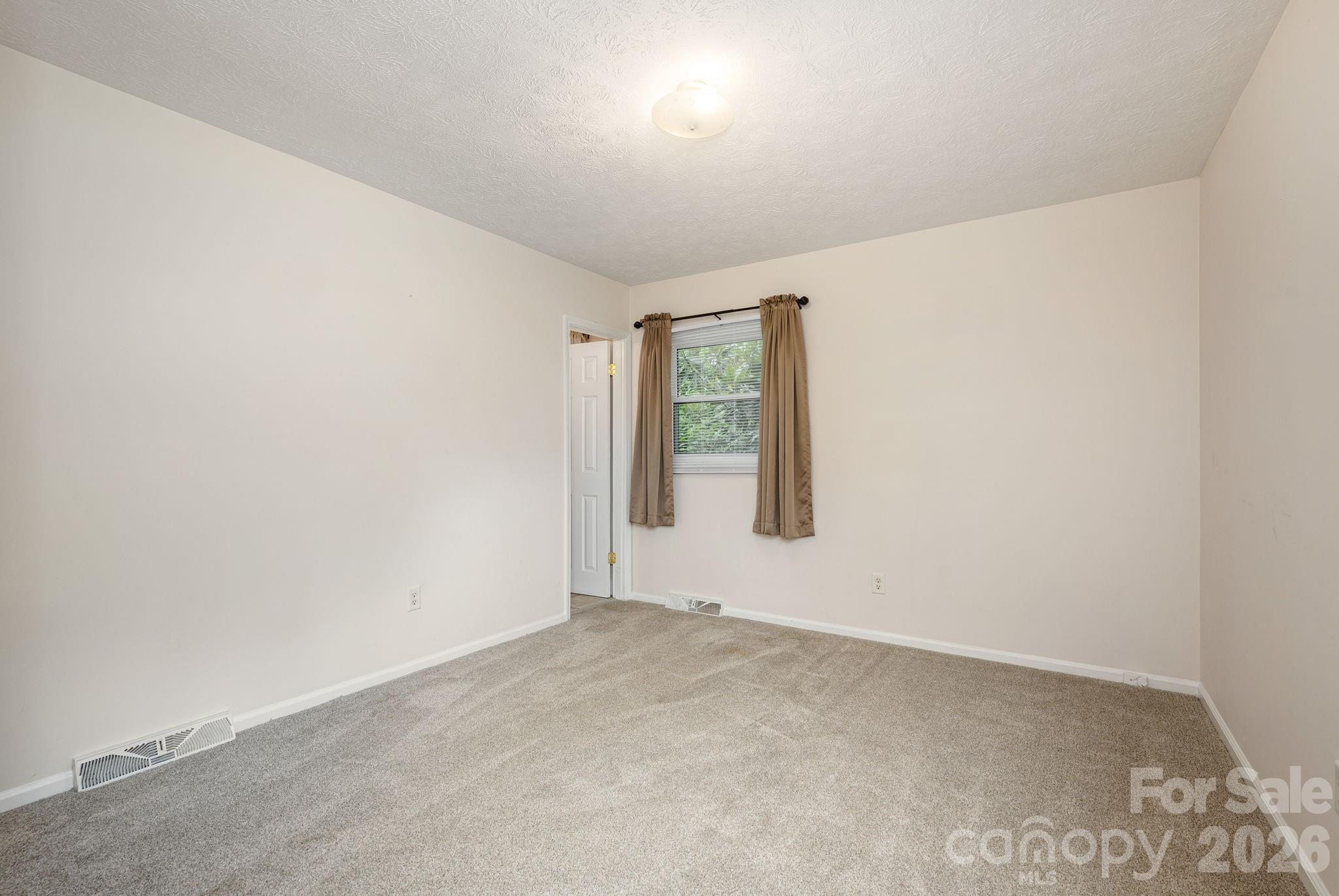 107 MAYWOOD Road — Hendersonville