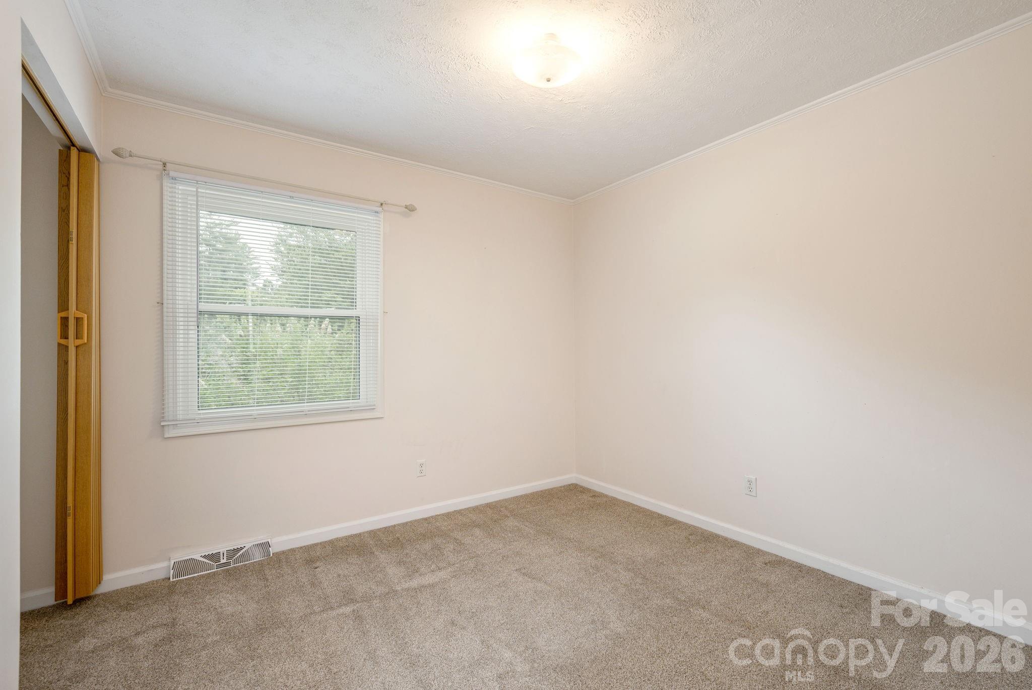 107 MAYWOOD Road — Hendersonville