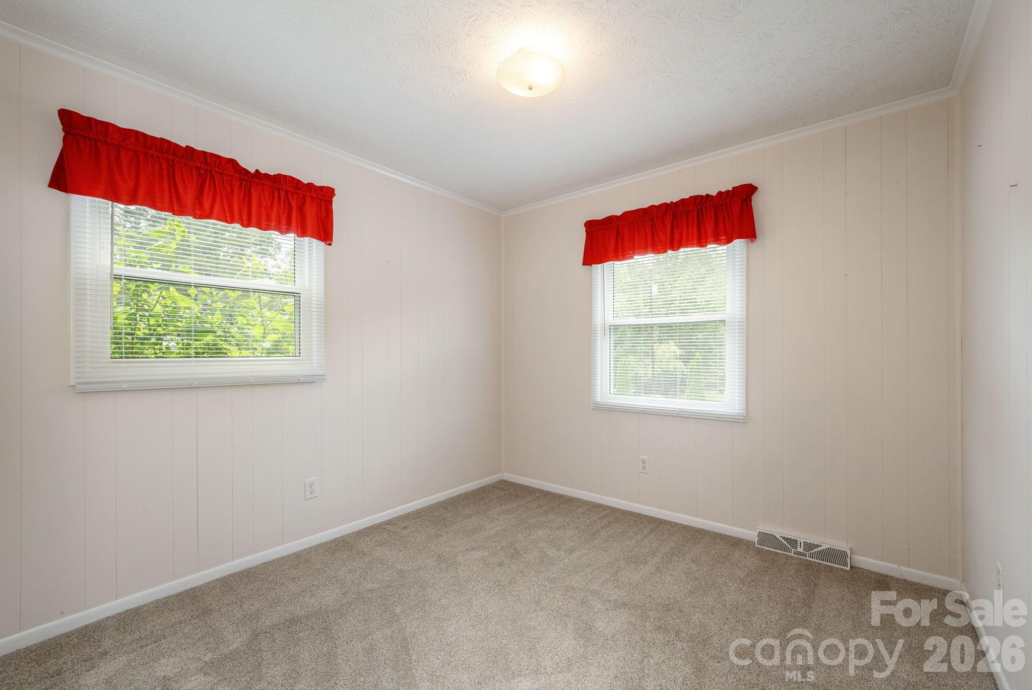 107 MAYWOOD Road — Hendersonville