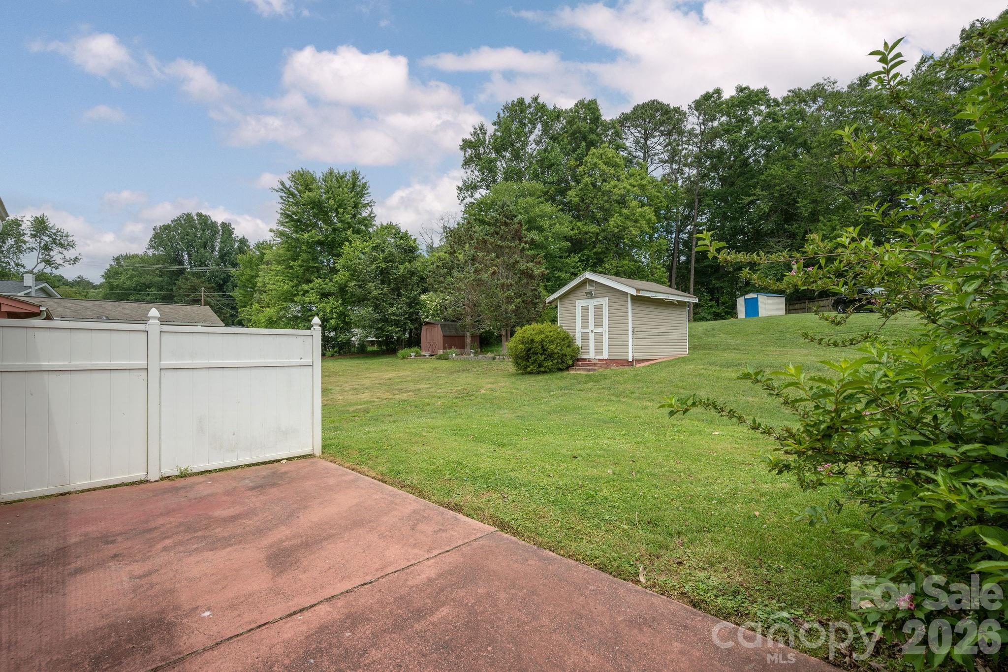 107 MAYWOOD Road — Hendersonville