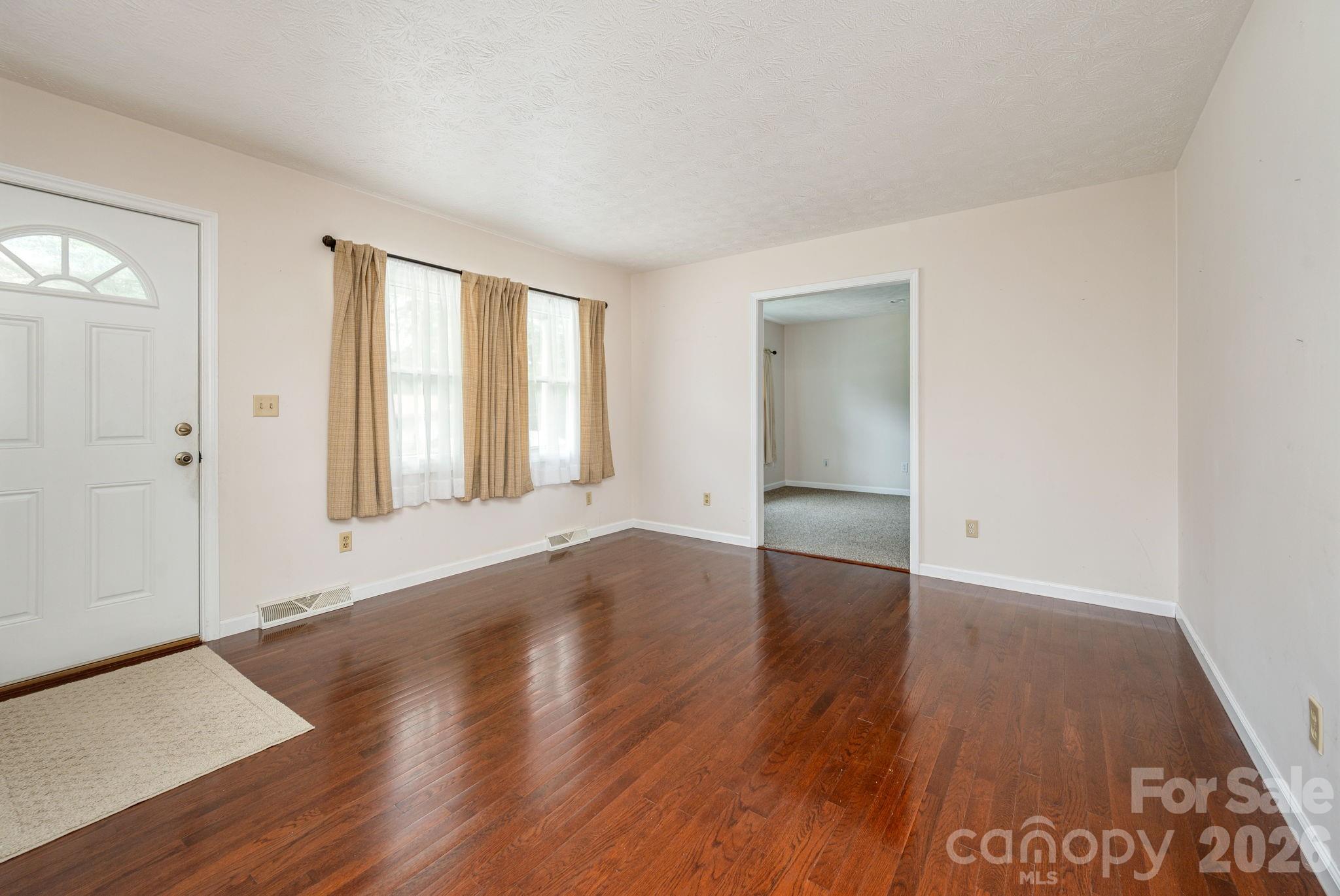 107 MAYWOOD Road — Hendersonville