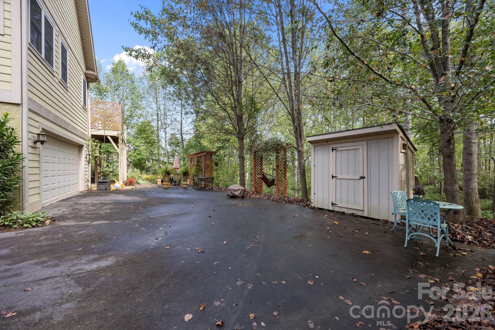 40 Mountain Shadows Drive — Leicester