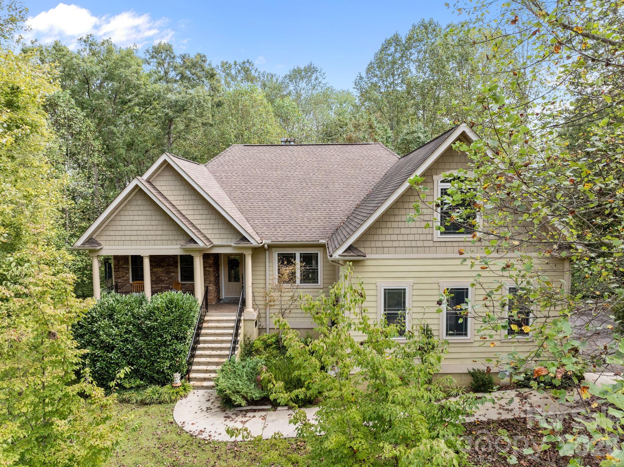 40 Mountain Shadows Drive — Leicester