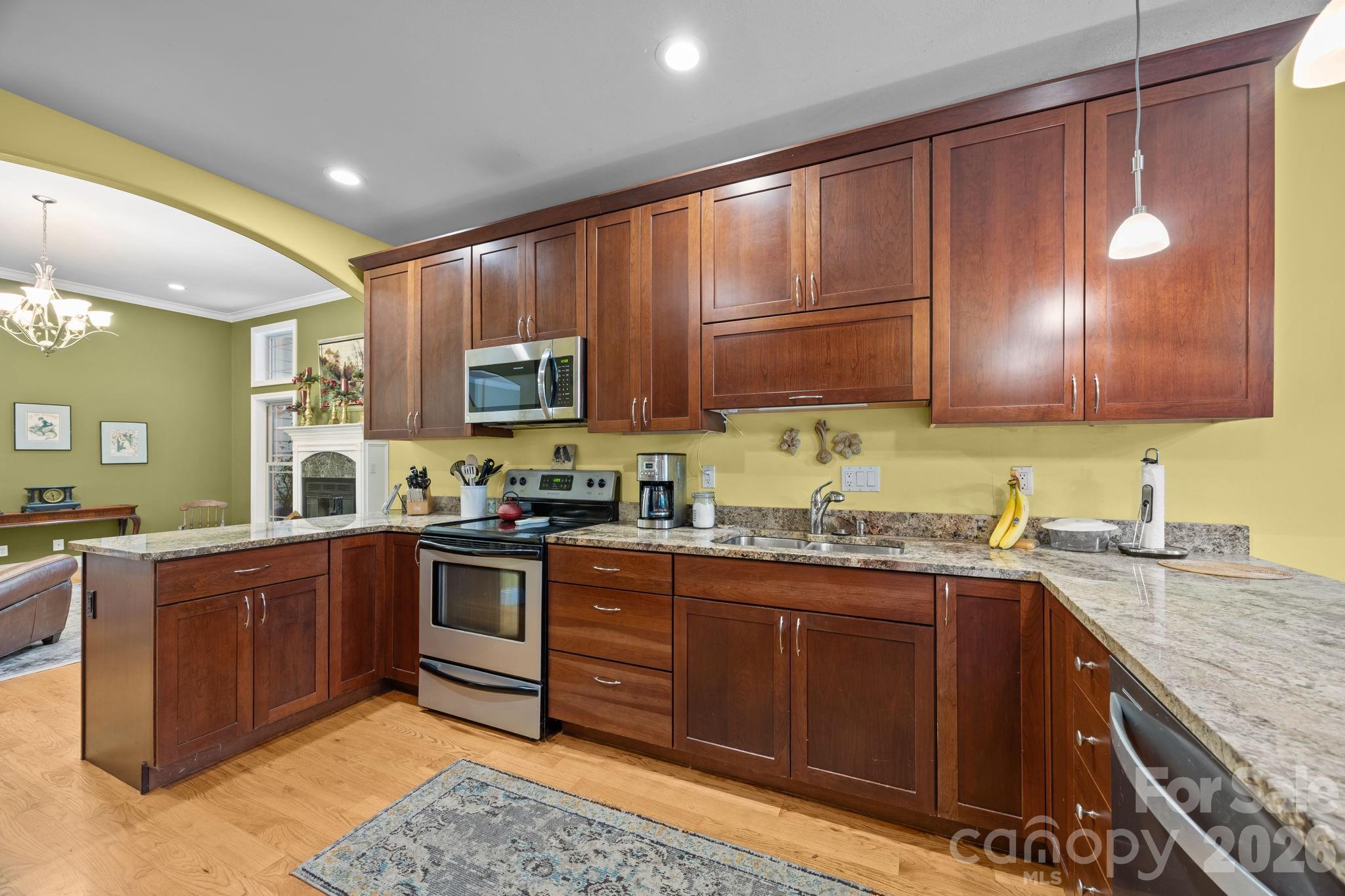 40 Mountain Shadows Drive — Leicester