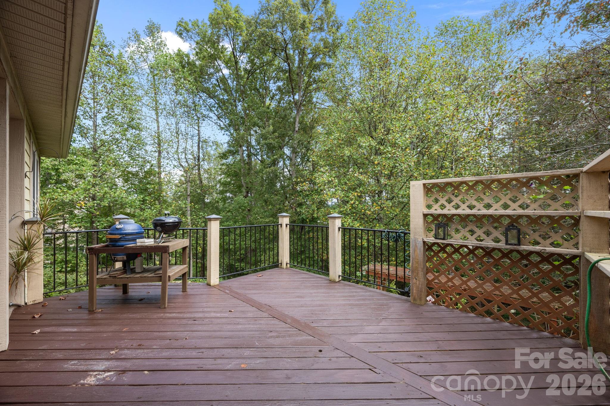 40 Mountain Shadows Drive — Leicester
