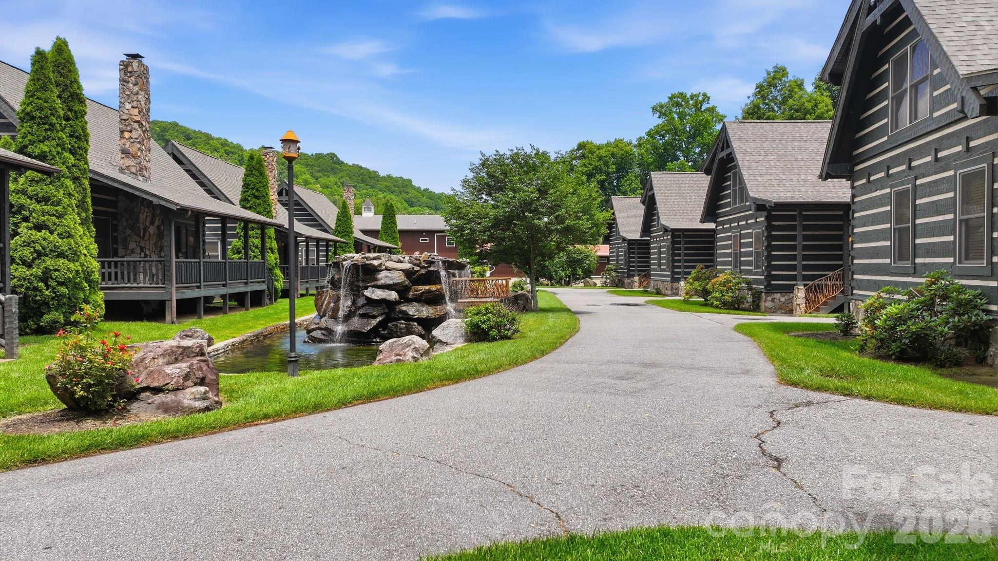 62 Rachels Circle — Maggie Valley
