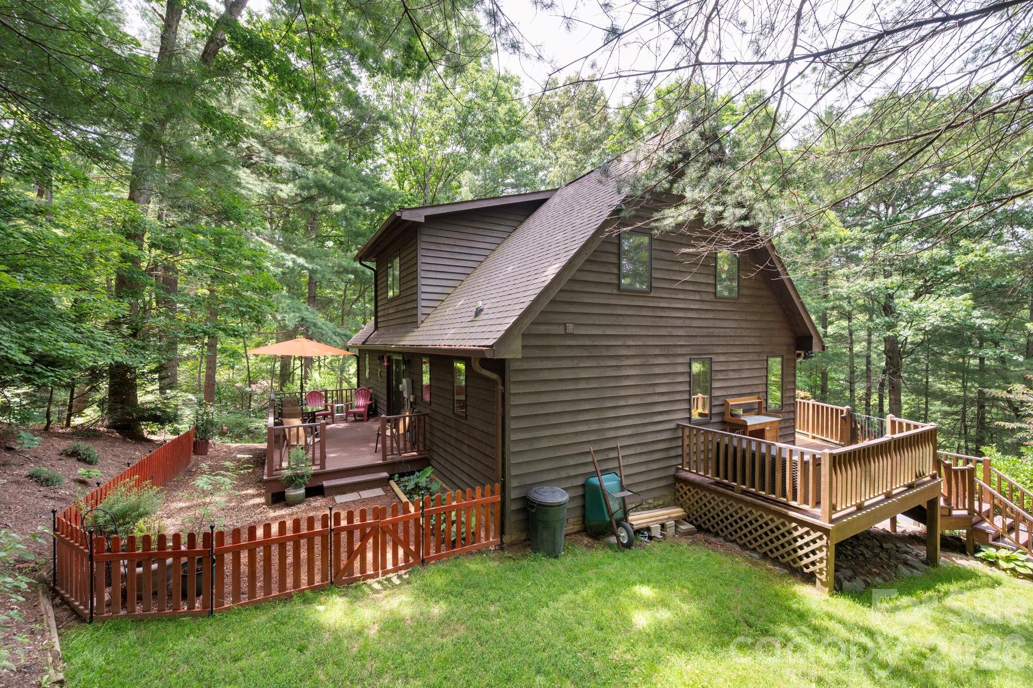 127 Woodburn Drive — Swannanoa