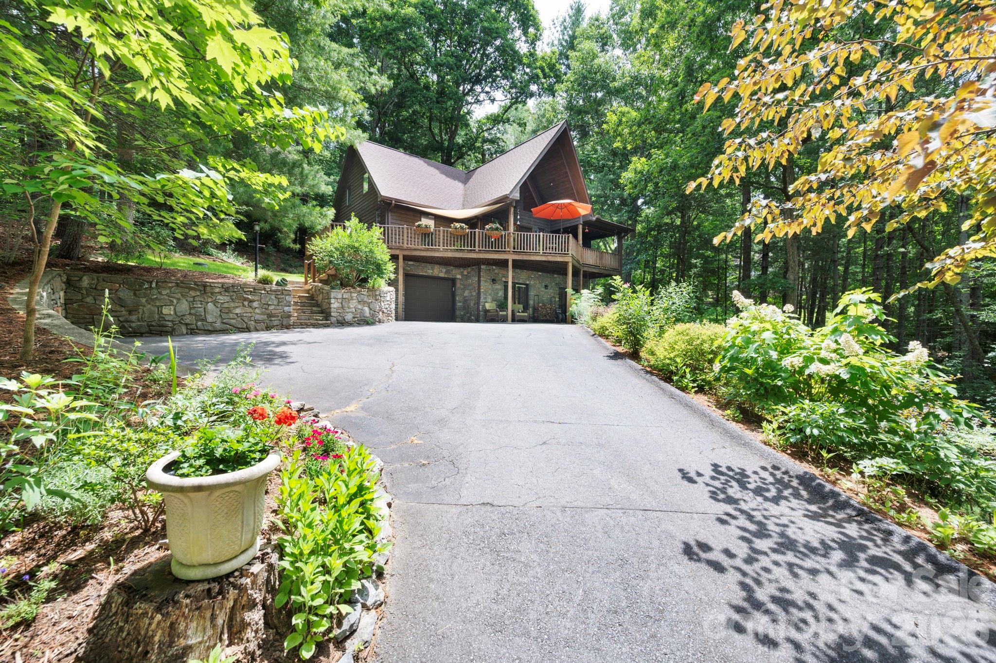 127 Woodburn Drive — Swannanoa