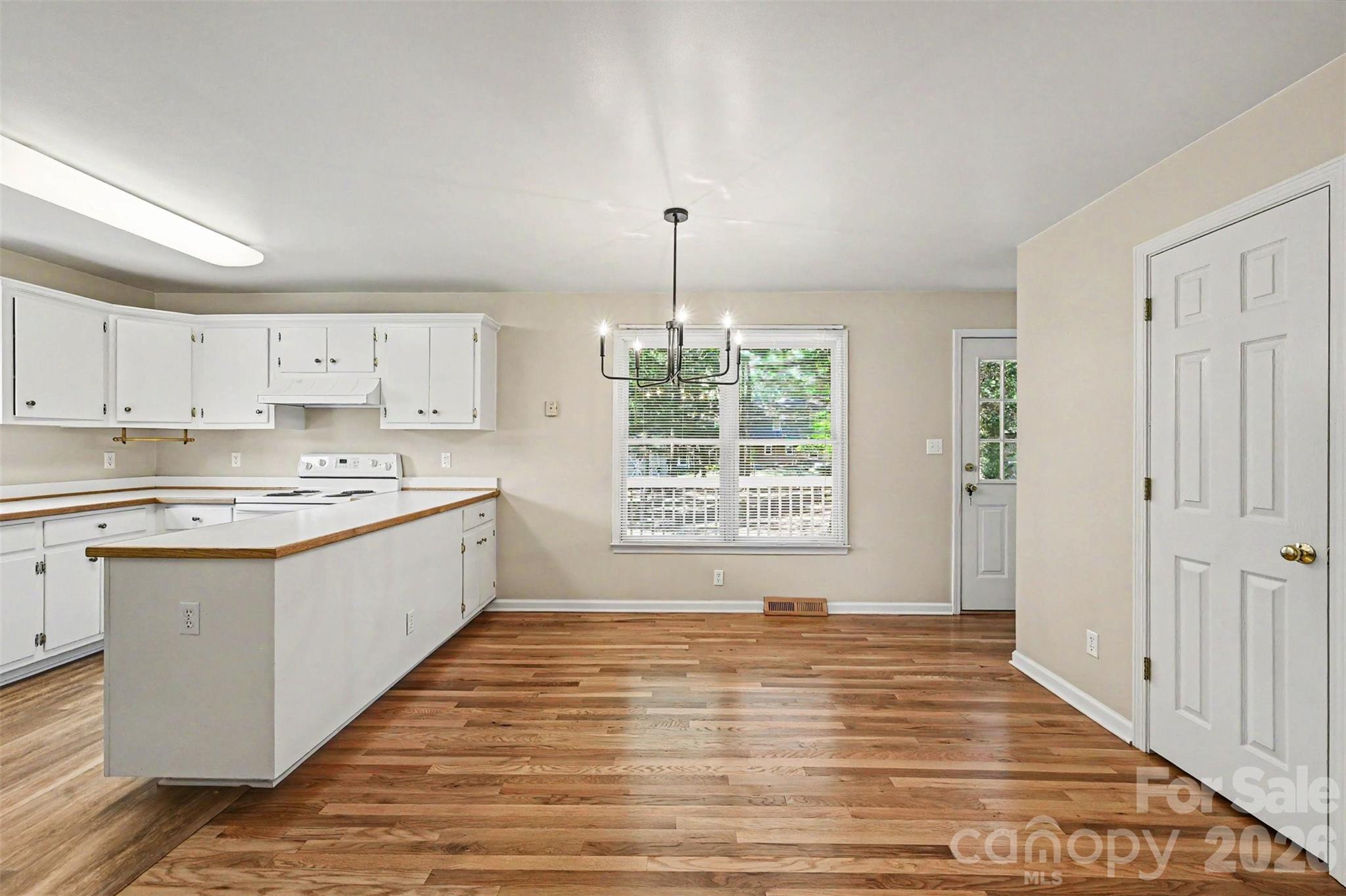 9624 Forest Drive — Charlotte
