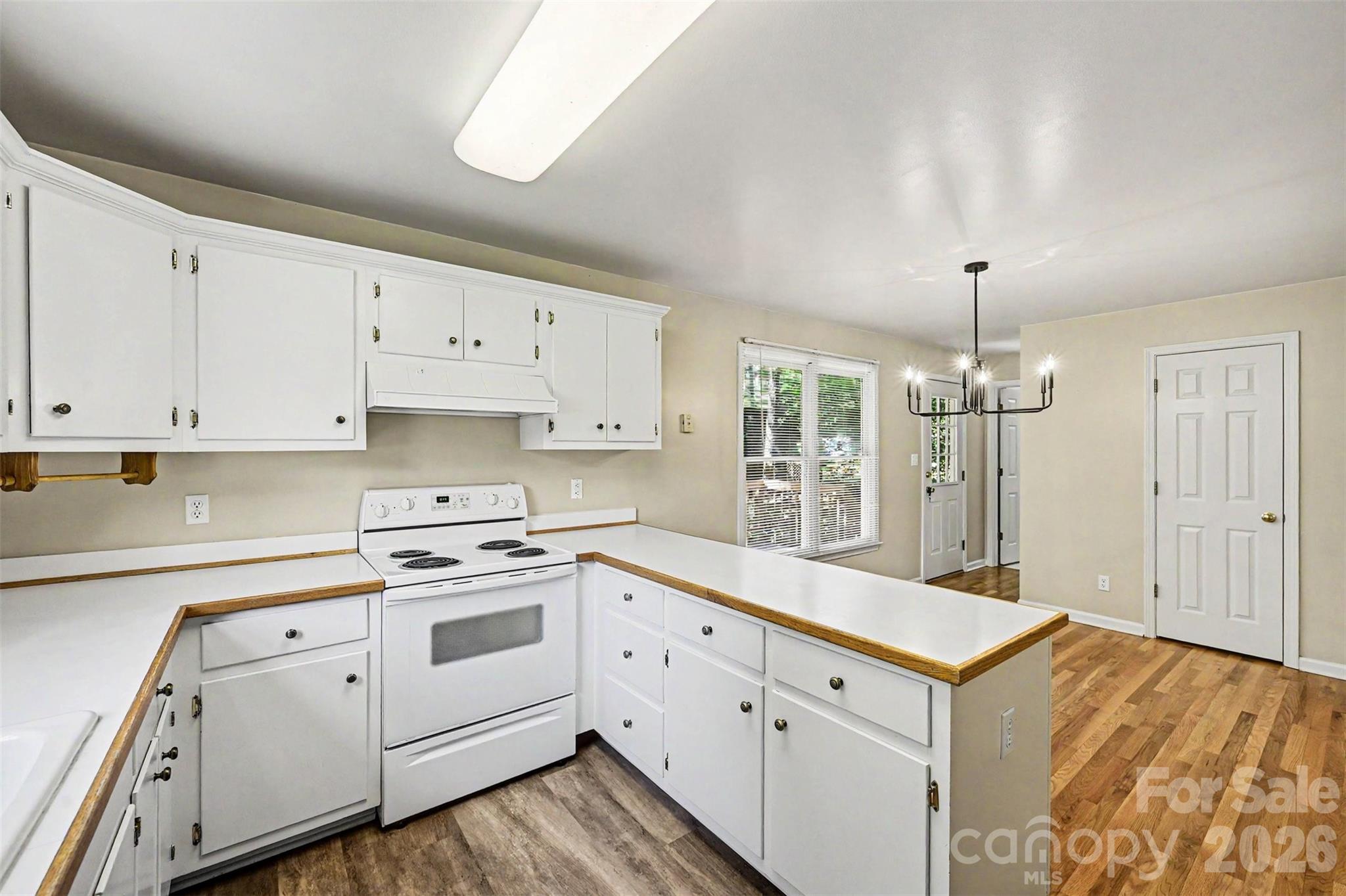9624 Forest Drive — Charlotte