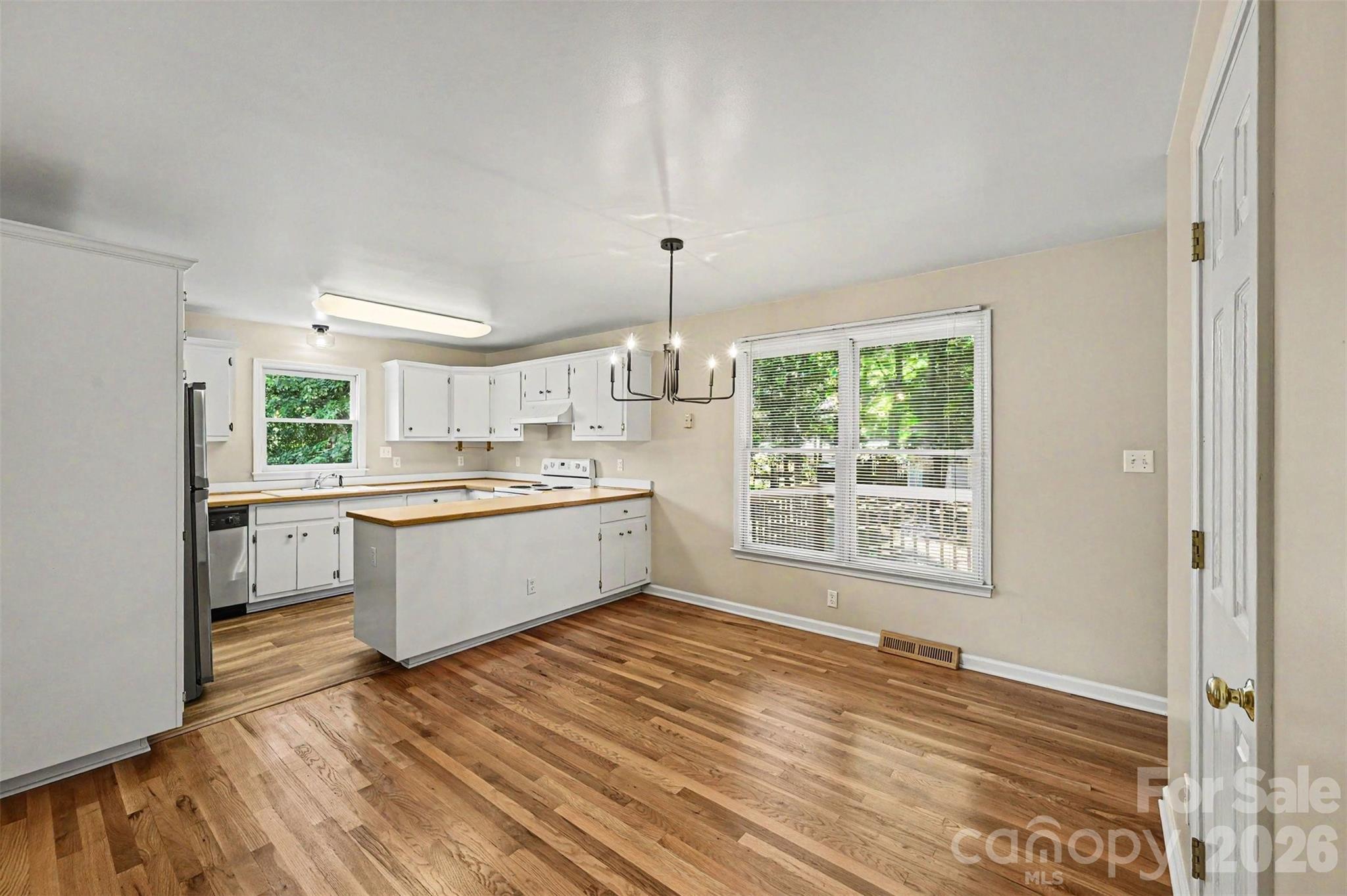 9624 Forest Drive — Charlotte