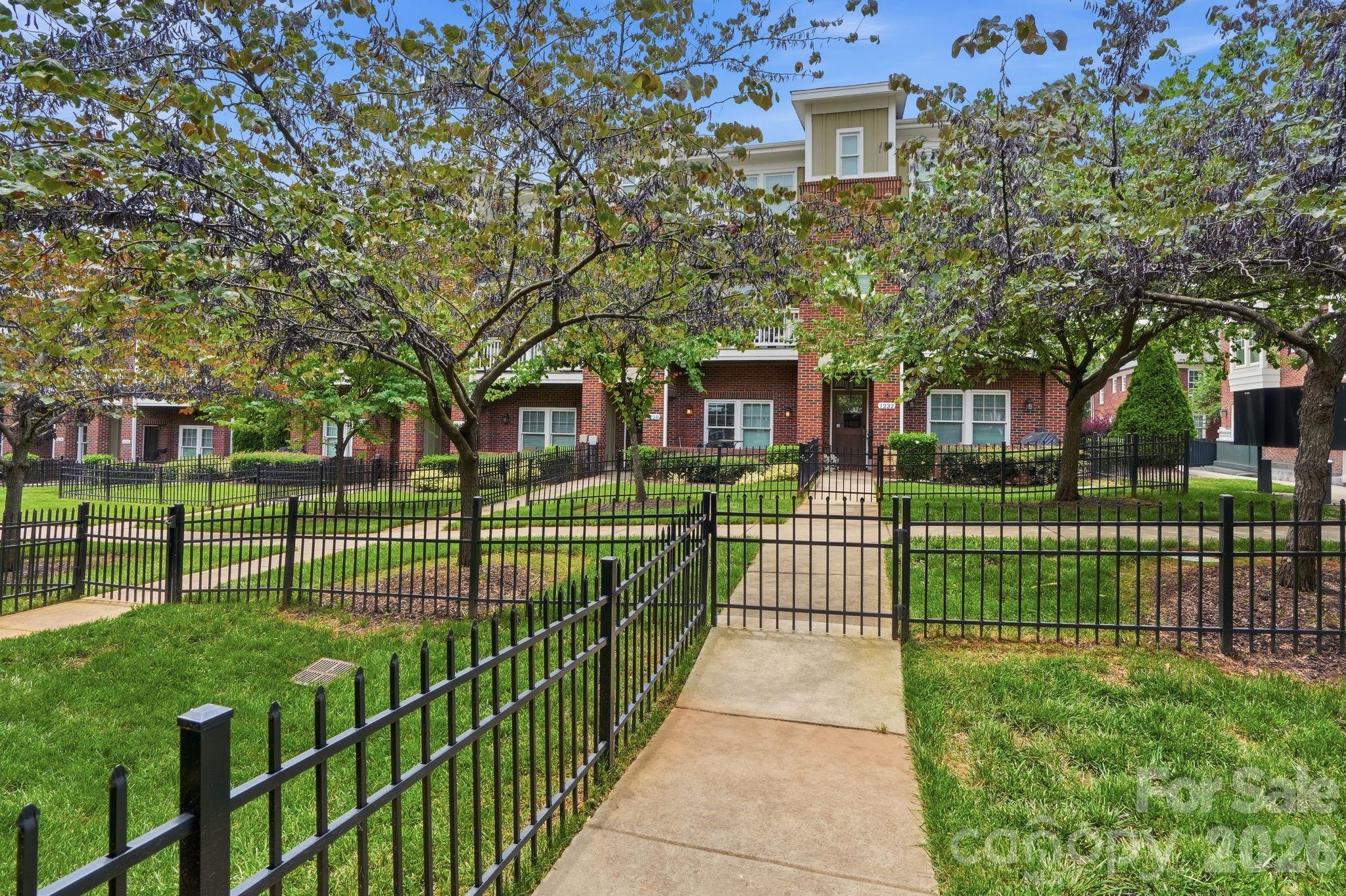 1024 Wesley Park Lane — Charlotte