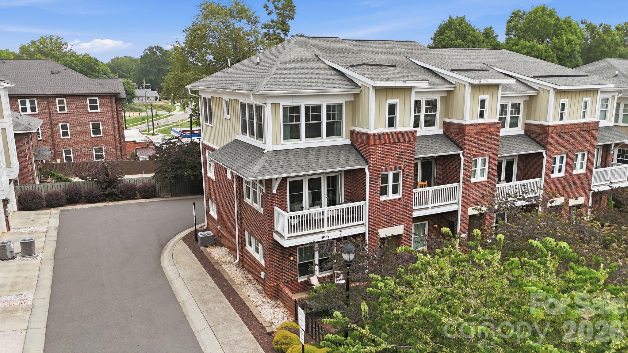 1024 Wesley Park Lane — Charlotte
