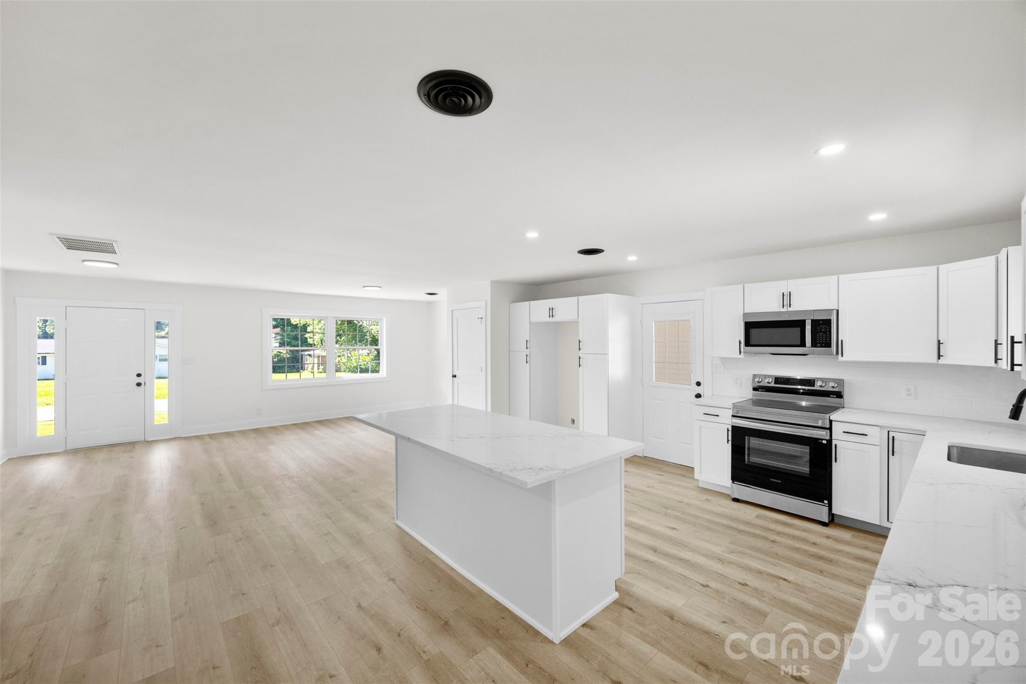 5421 Maplewood Lane — Charlotte