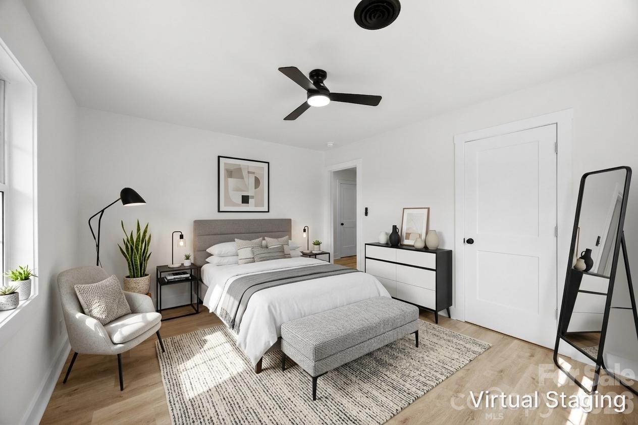 5421 Maplewood Lane — Charlotte