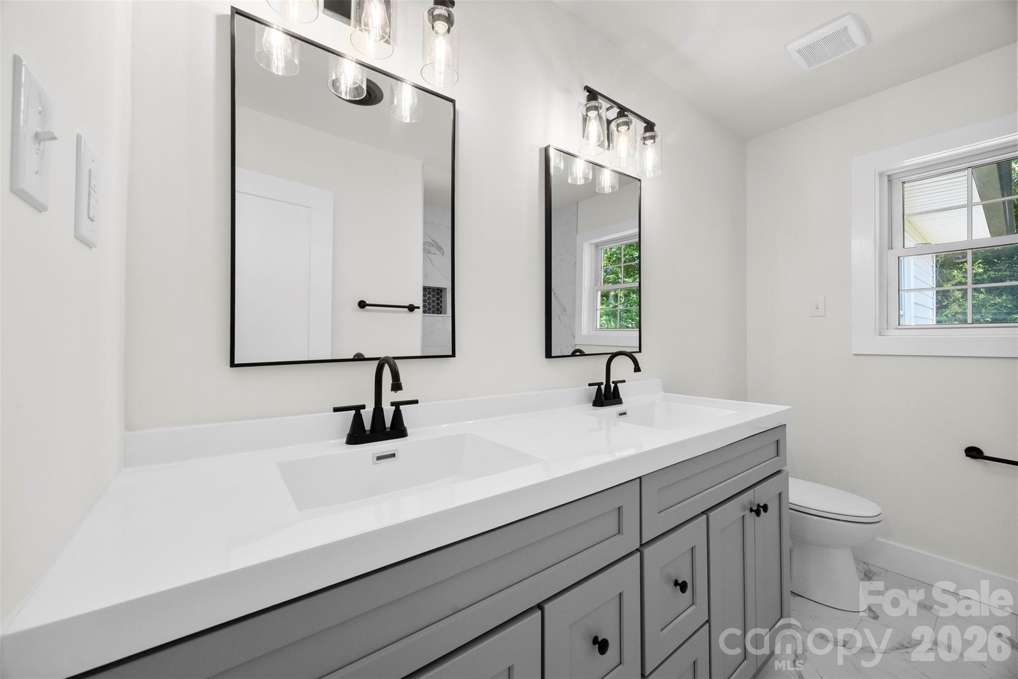 5421 Maplewood Lane — Charlotte