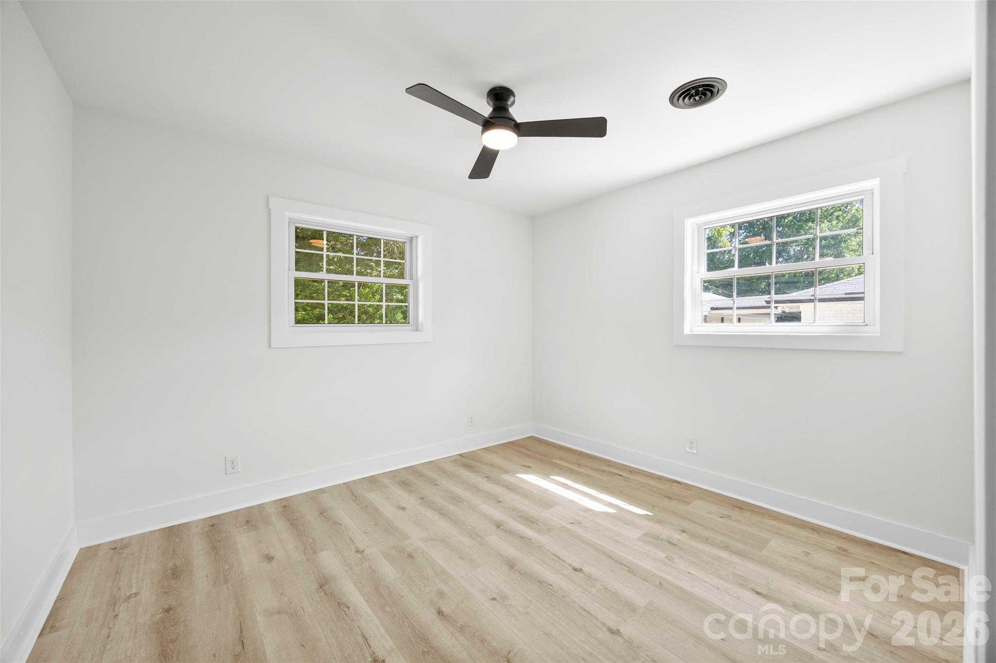 5421 Maplewood Lane — Charlotte