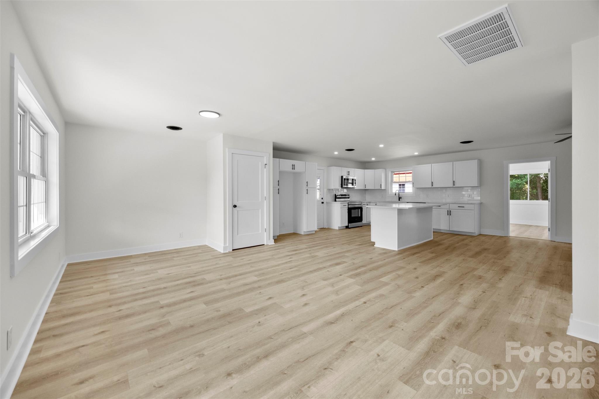 5421 Maplewood Lane — Charlotte