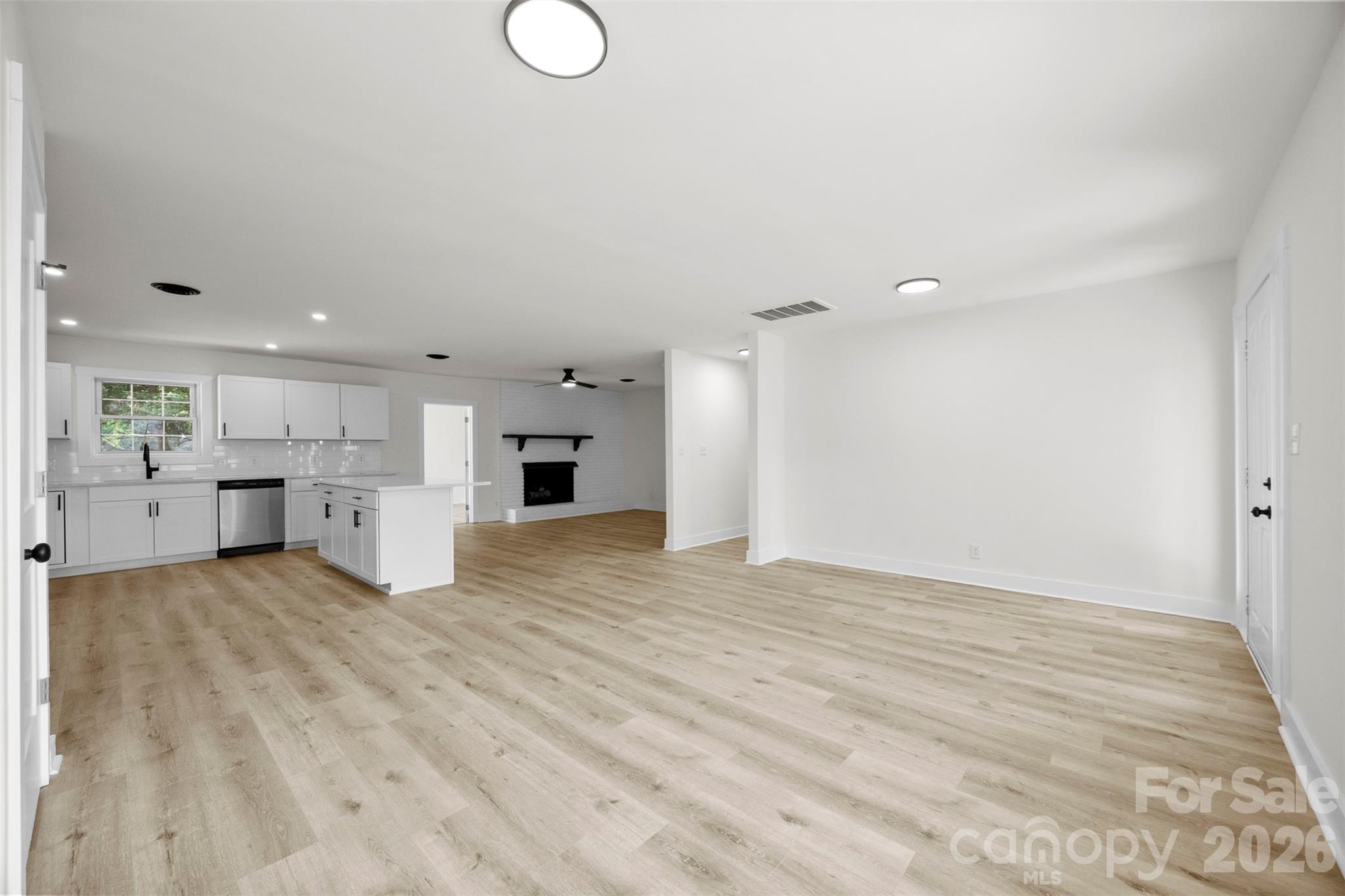 5421 Maplewood Lane — Charlotte