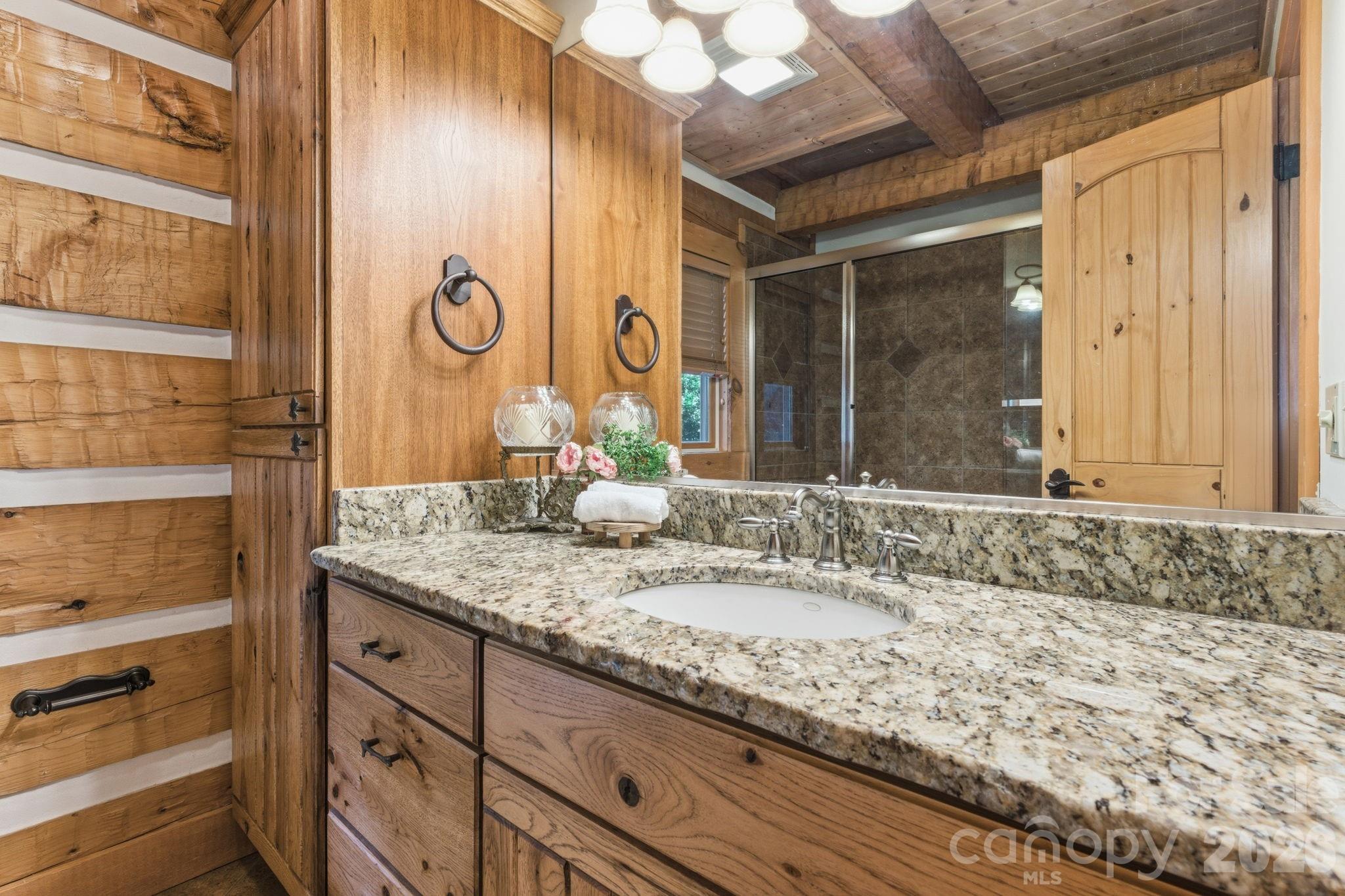 18 Rachels Circle — Maggie Valley
