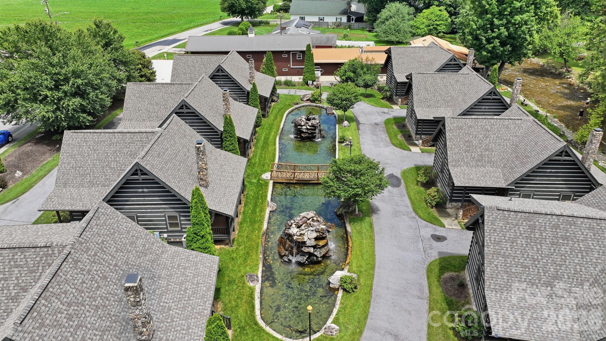 18 Rachels Circle — Maggie Valley
