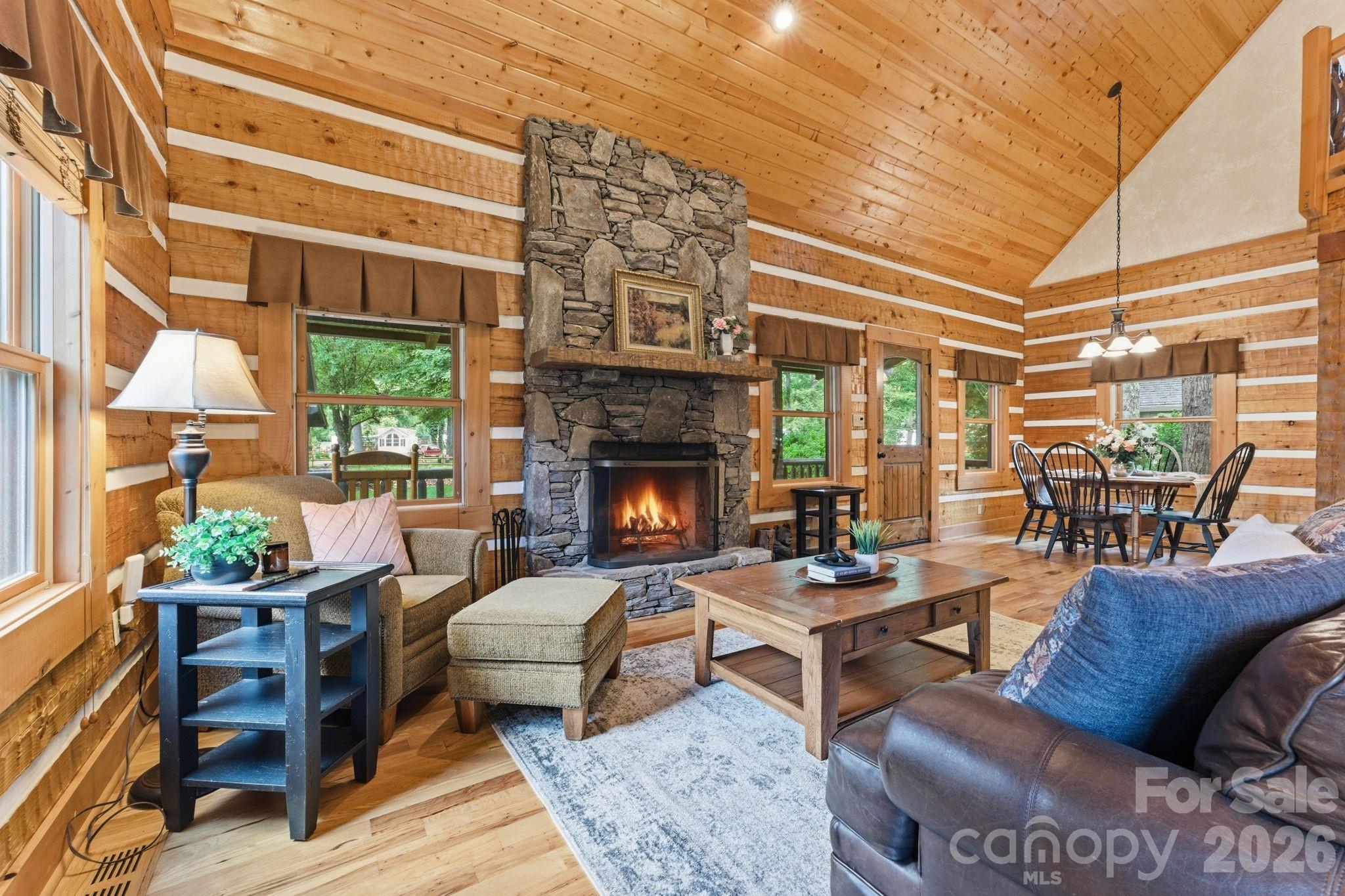 18 Rachels Circle — Maggie Valley