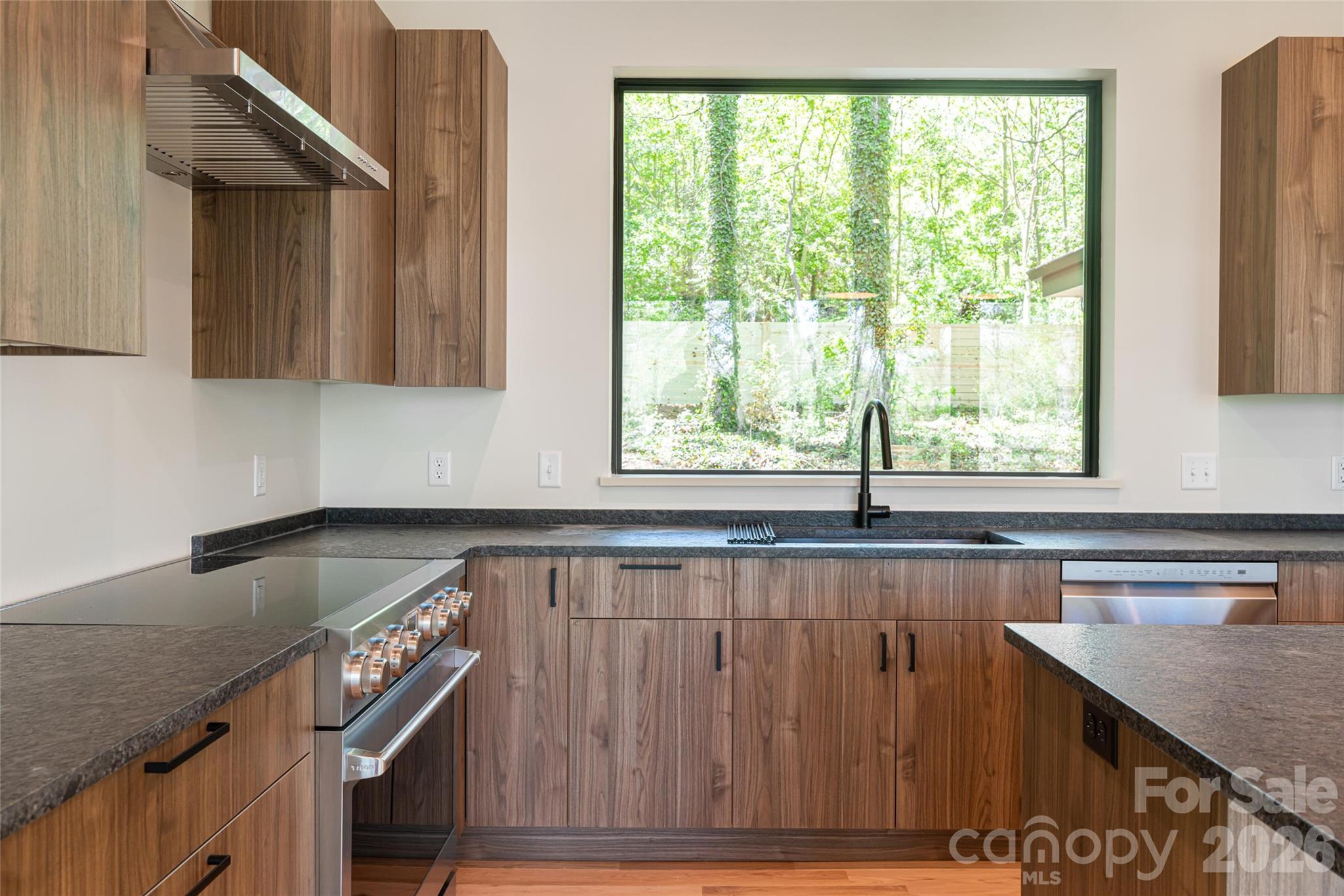 137 English Drive — Candler