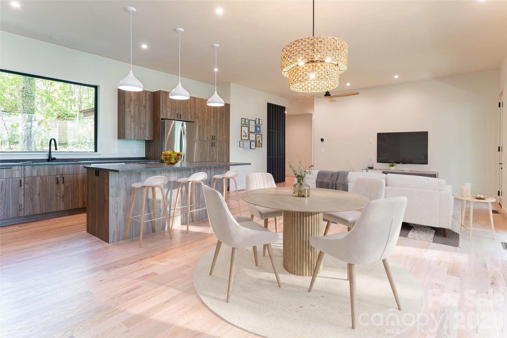 137 English Drive — Candler