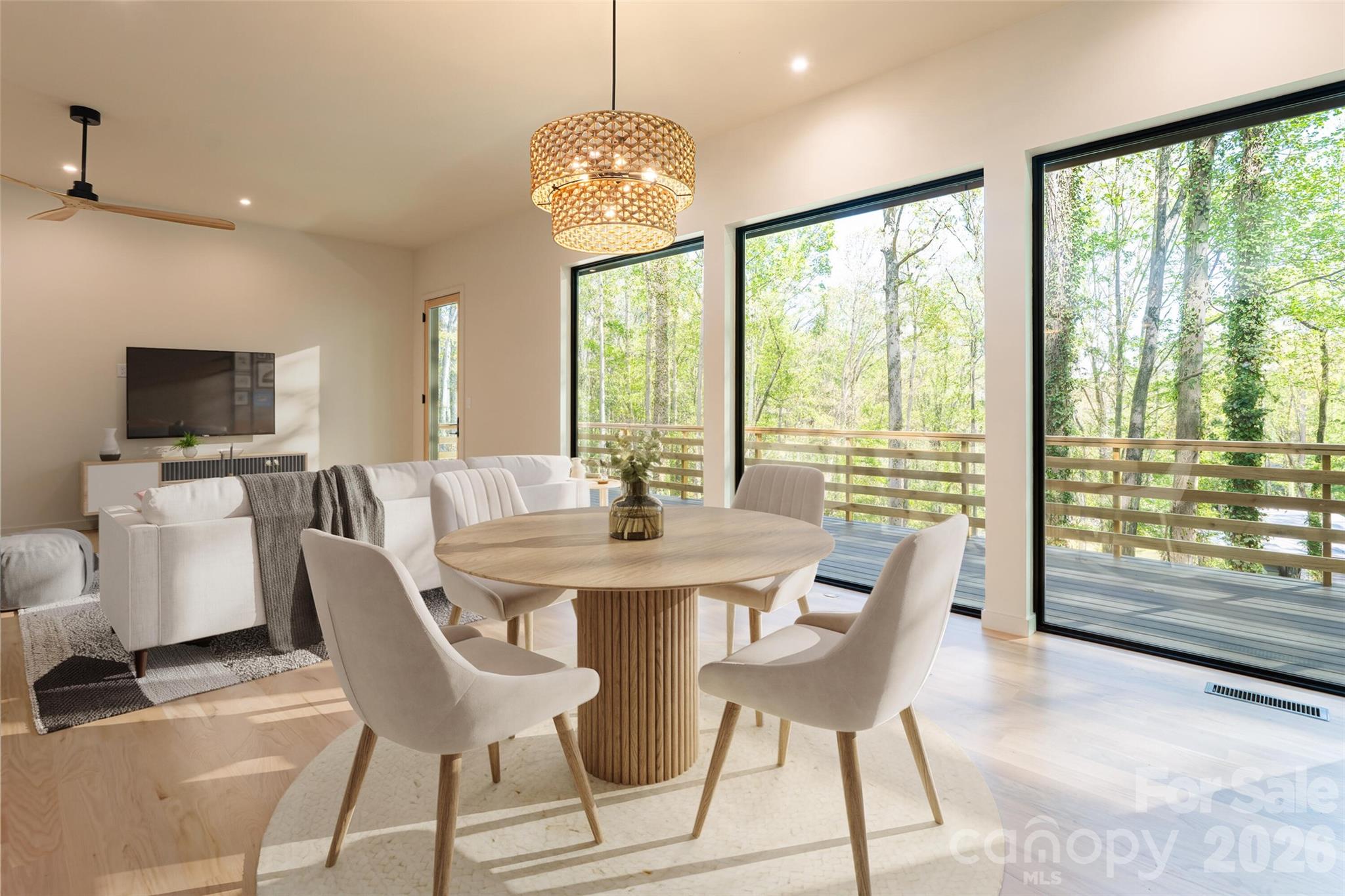 137 English Drive — Candler