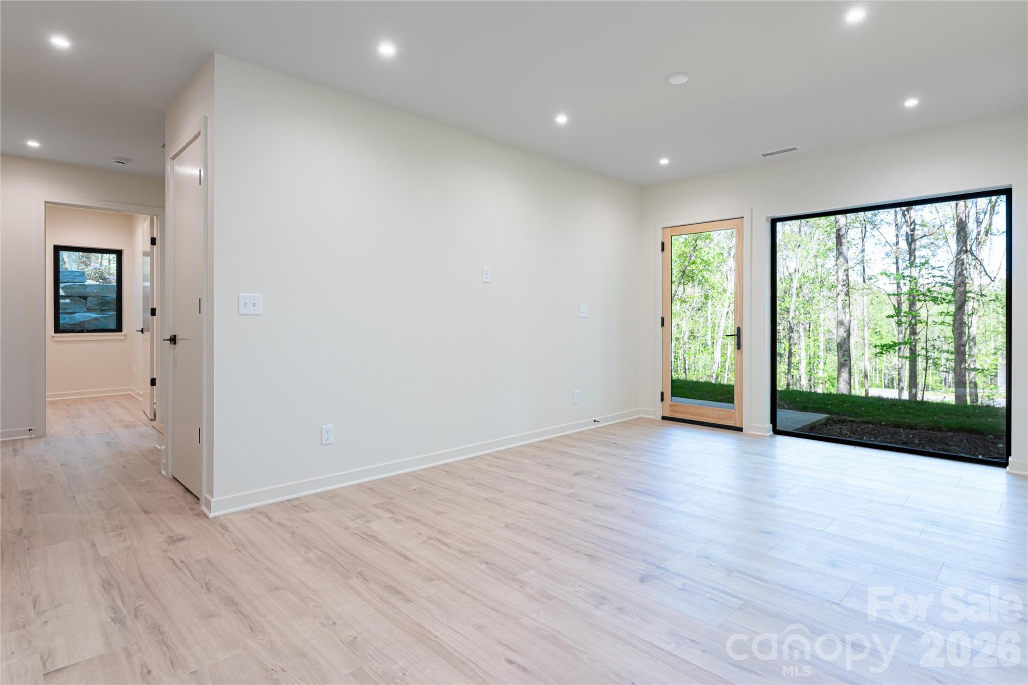 137 English Drive — Candler