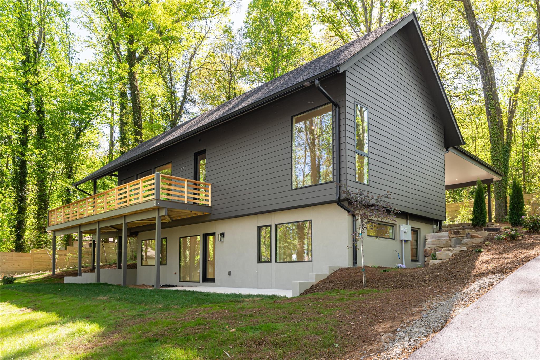 137 English Drive — Candler