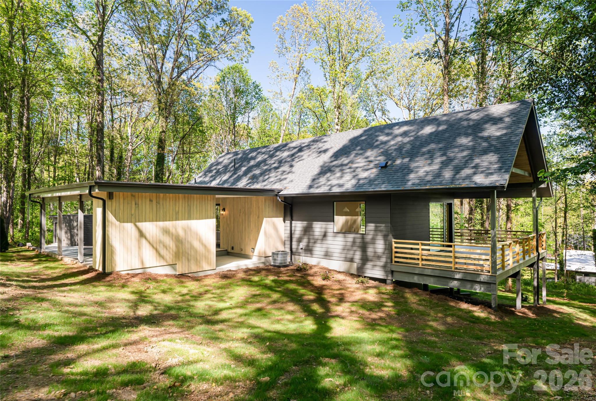137 English Drive — Candler