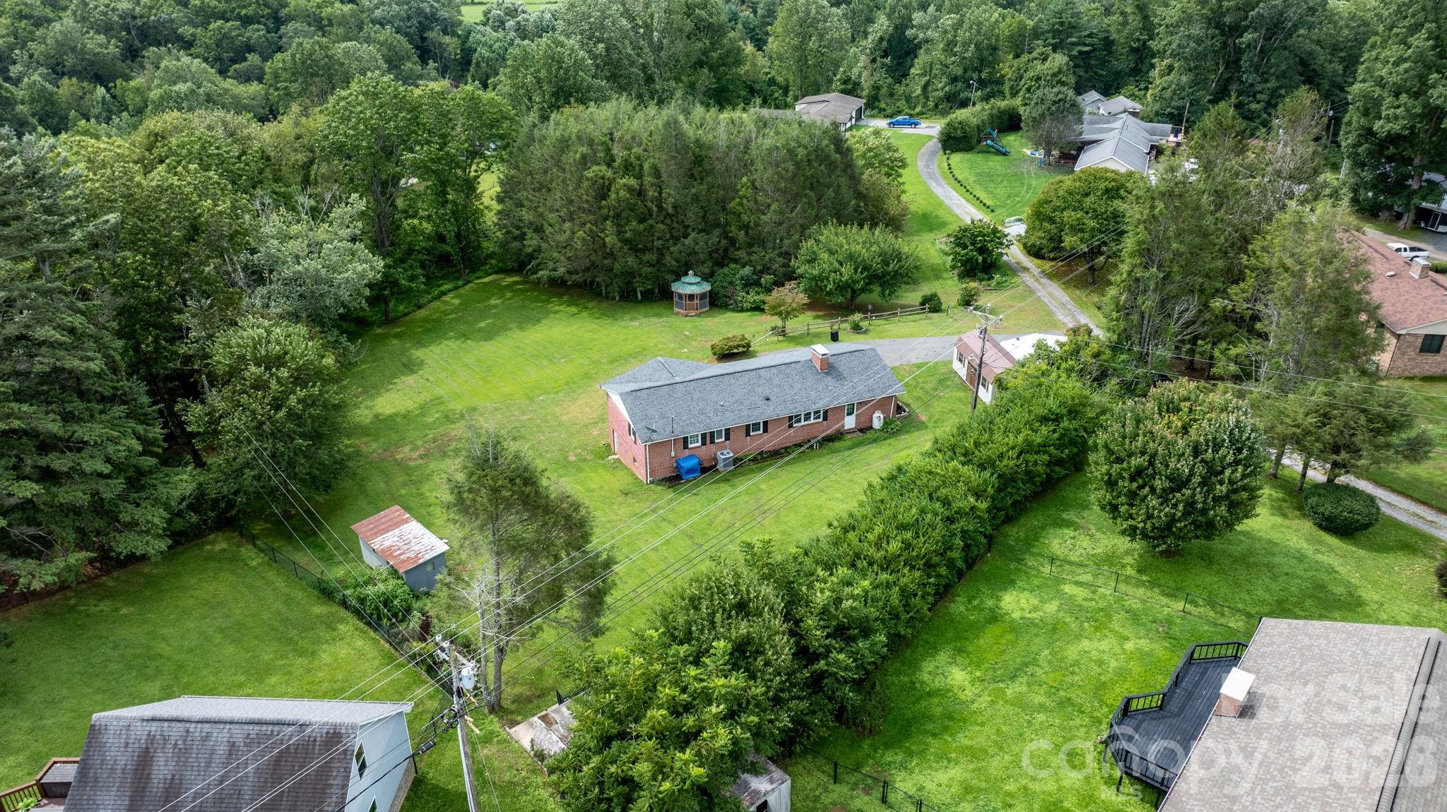 35 Glendale Drive — Spruce Pine