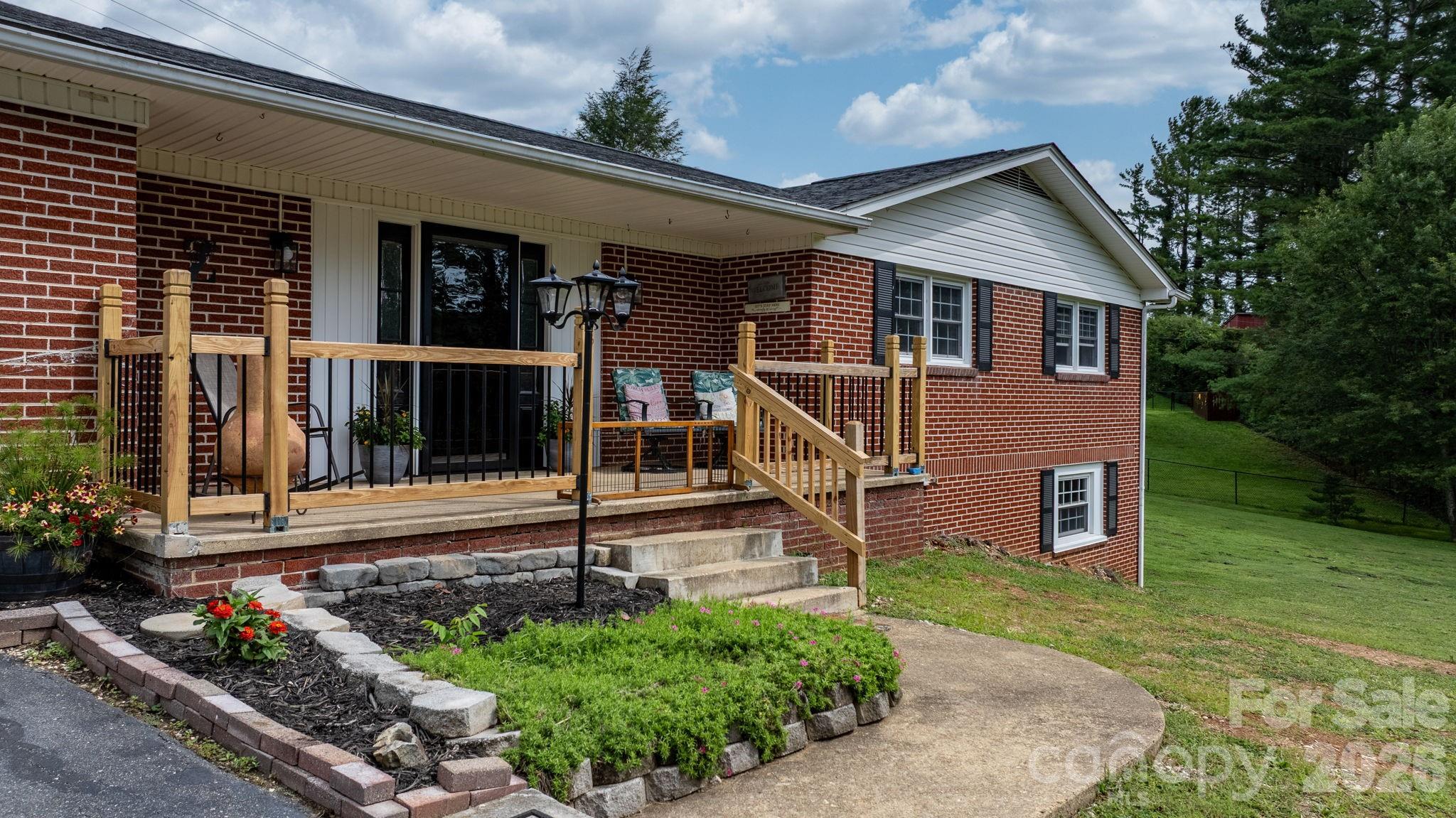 35 Glendale Drive — Spruce Pine