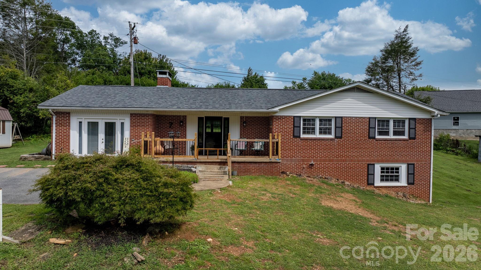 35 Glendale Drive — Spruce Pine