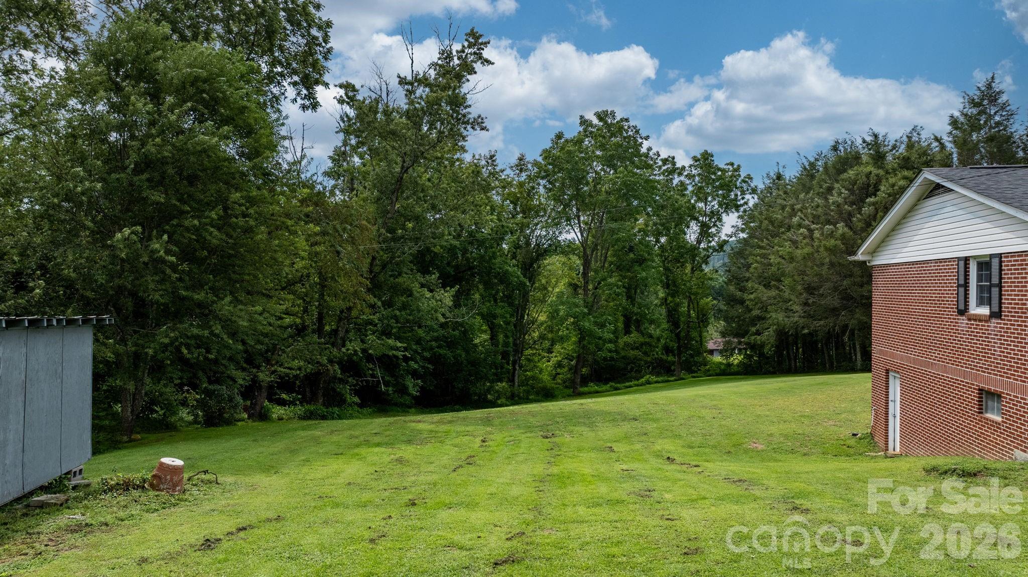 35 Glendale Drive — Spruce Pine