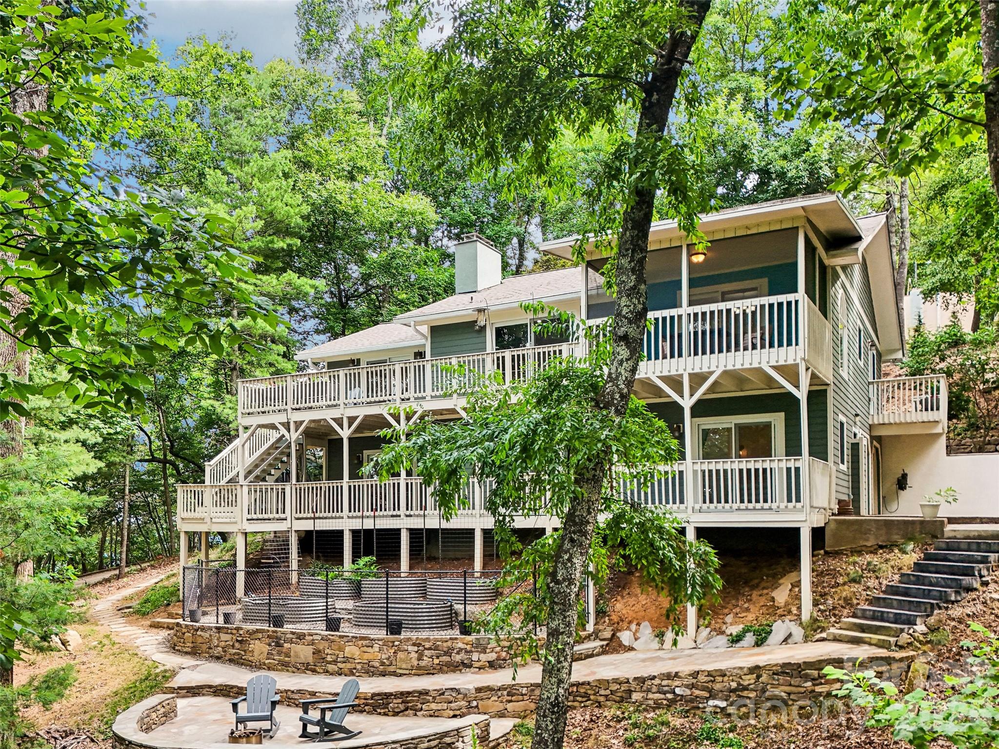 10 Chestnut Top Circle — Mills River